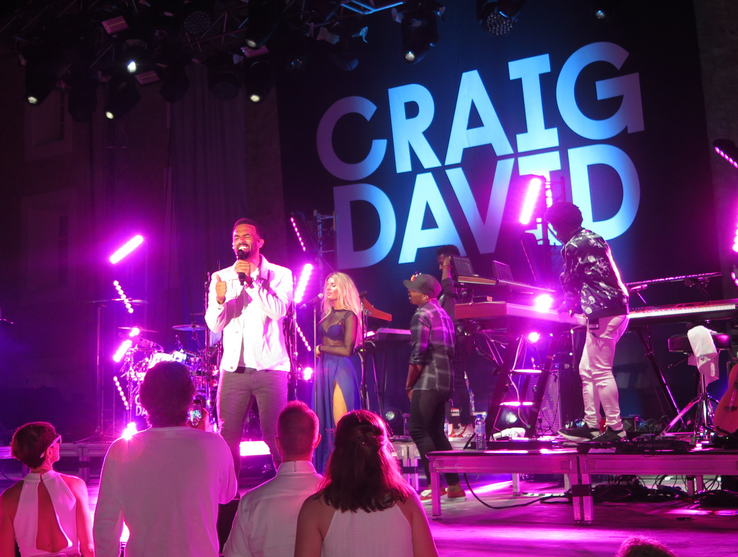 Craig David singing. Photo by Selma Fonseca