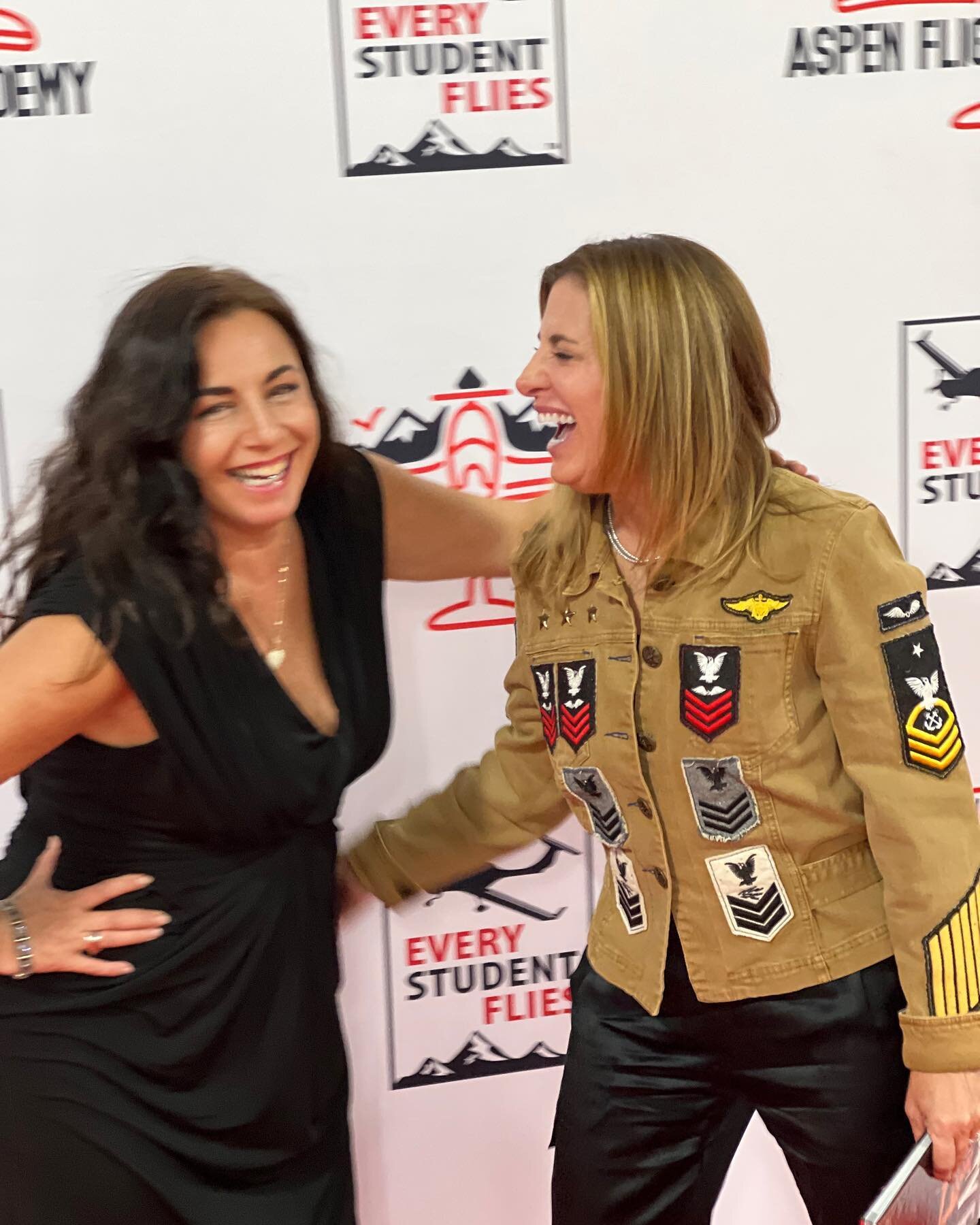 That was fun with Elizabeth at @aspenflightacademy Gala at @aspenairport hanger, fabulous night! #PartyingWithSelma #NoOneStopsSelma #aspen #privatejet #privateplane #book #celebritybook #celebrity #aspenparty