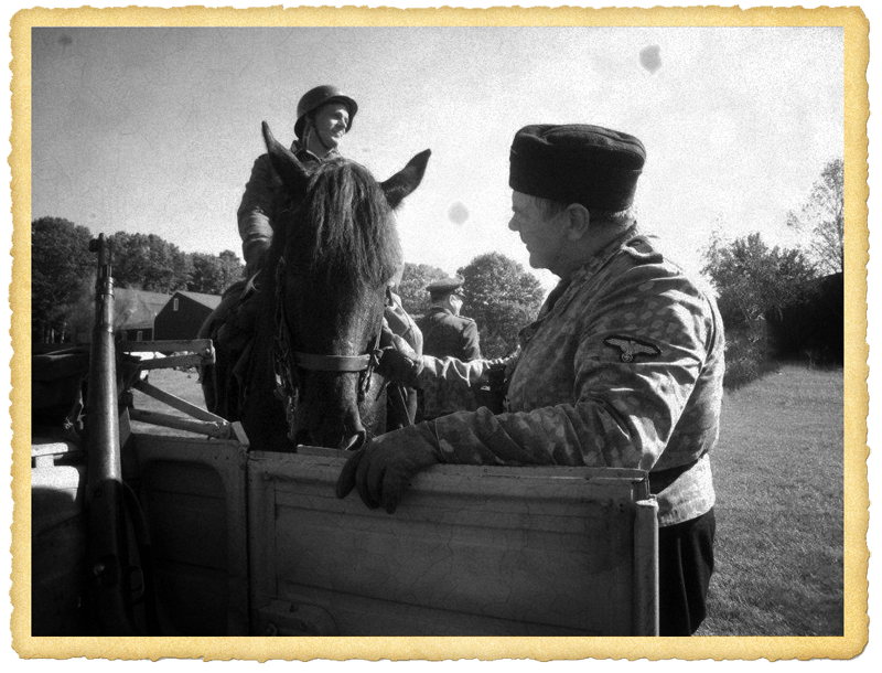 Hauptscharführer Michen thanks both horse and rider for the valuable information they have brought.