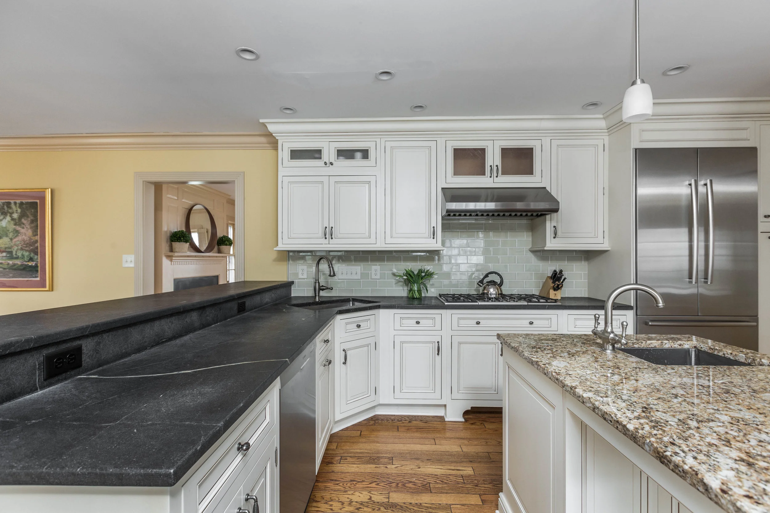 715 Sherwood Dr 2-0021.jpg