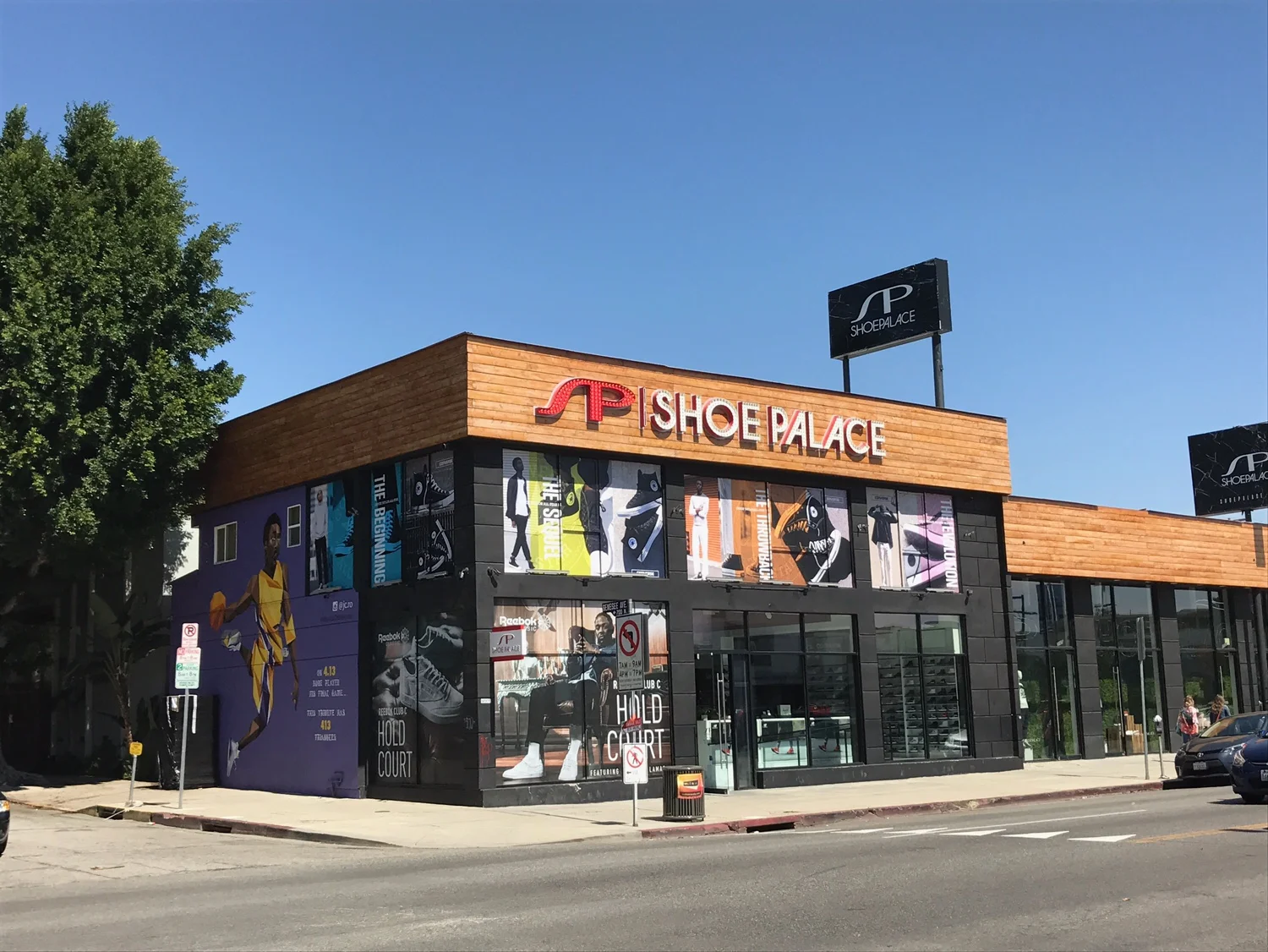 SHOE_PALACE_MELROSE_2.JPG