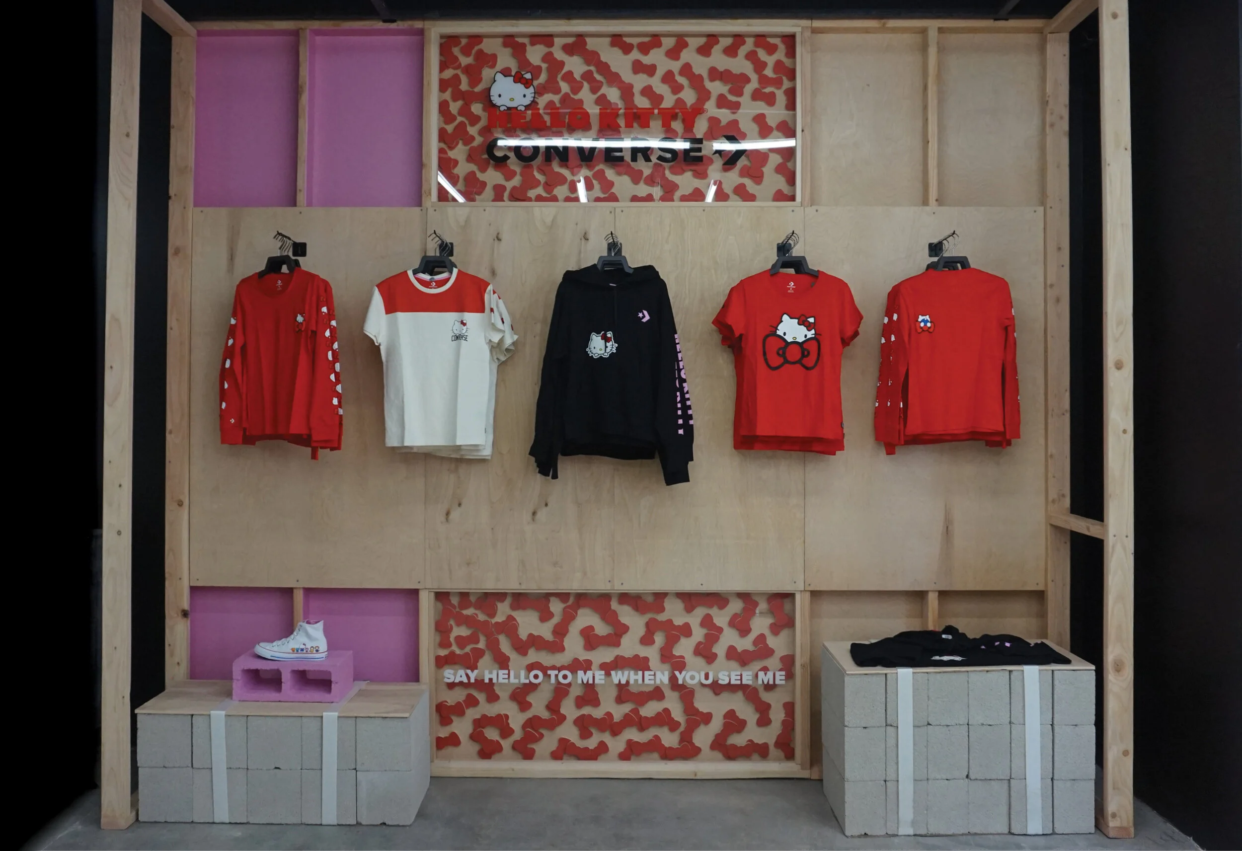 Shoe Palace_Hello Kitty_FA18_15.jpg