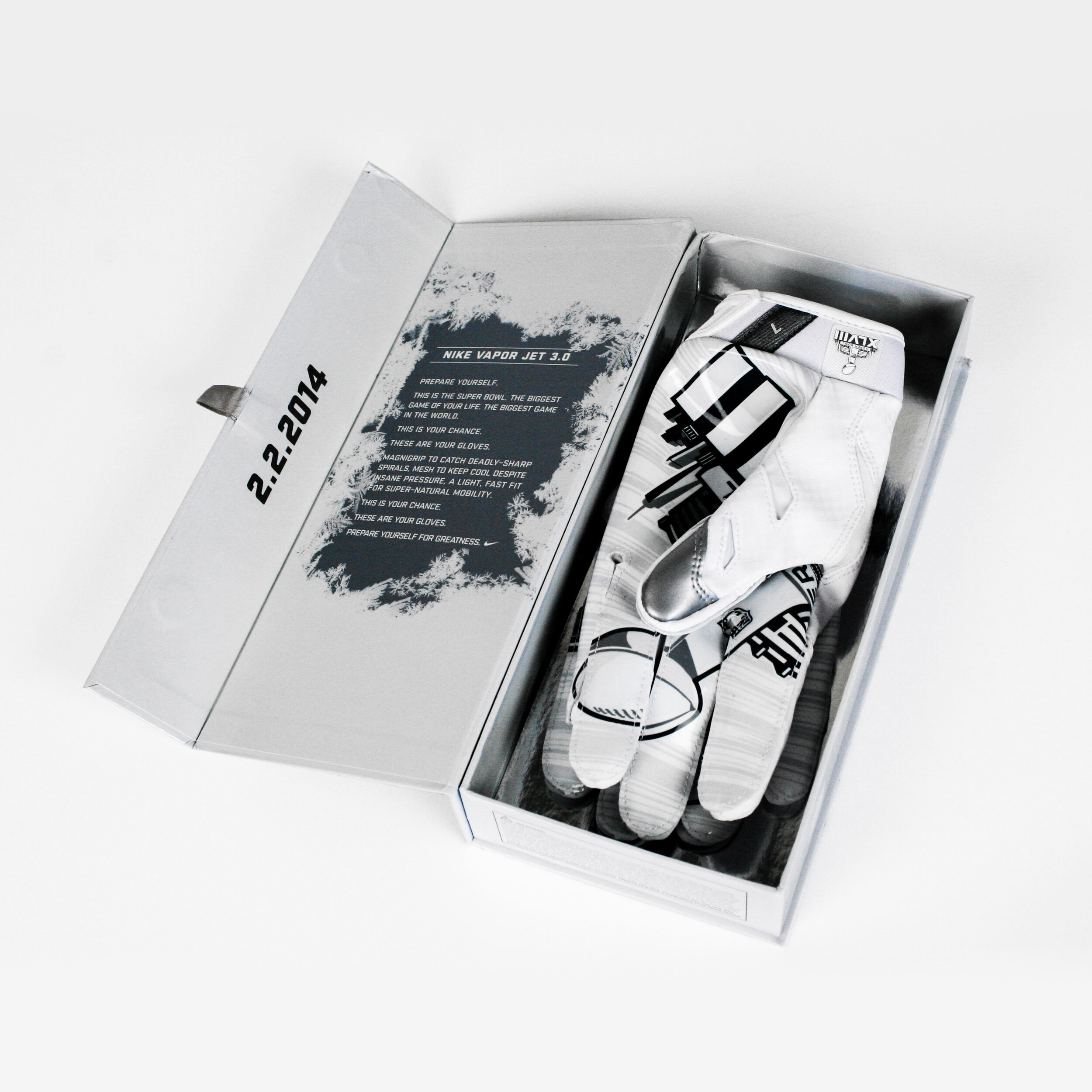 NIKE—SUPER BOWL CONSUMER EDITION GLOVE PACKAGING