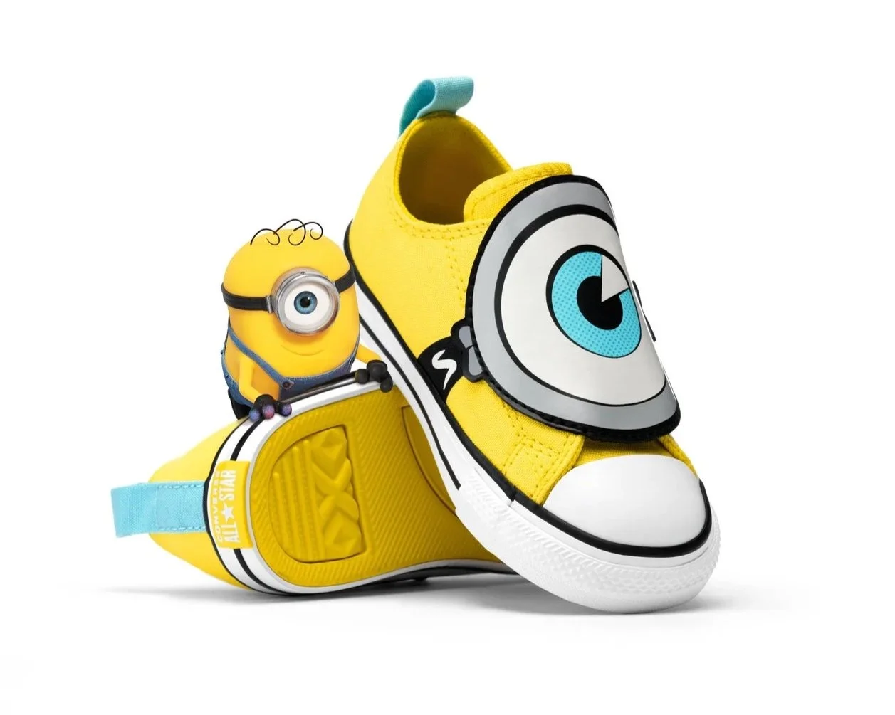FA26+MINIONS_CTAS+Kids+with+Eye_A21407C_PAIR_0150_EDIT_V2.jpg