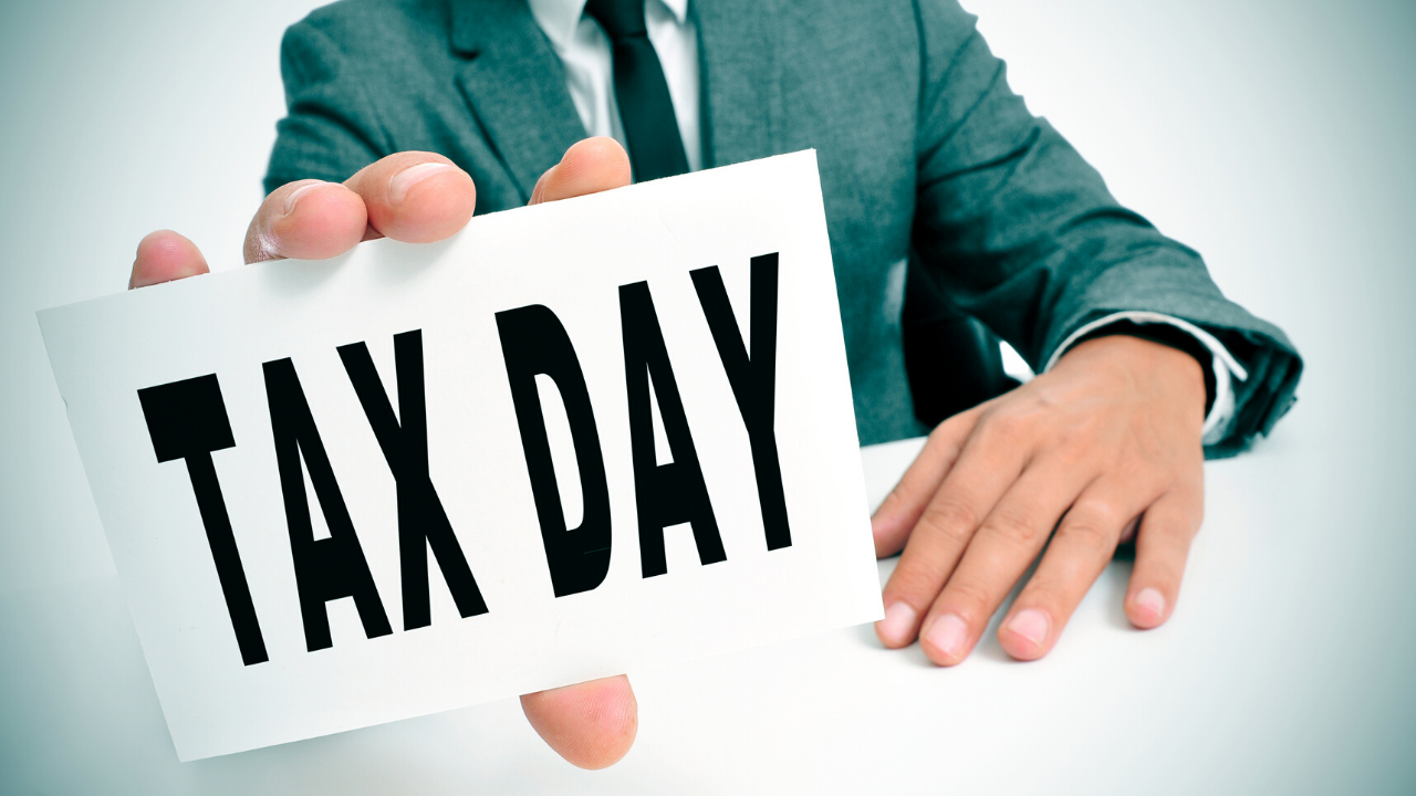 065 3 Pains That Come From Tax Day | Daily Show Up