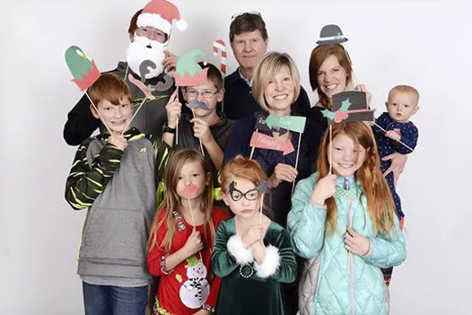 4_Family Party Pic.png