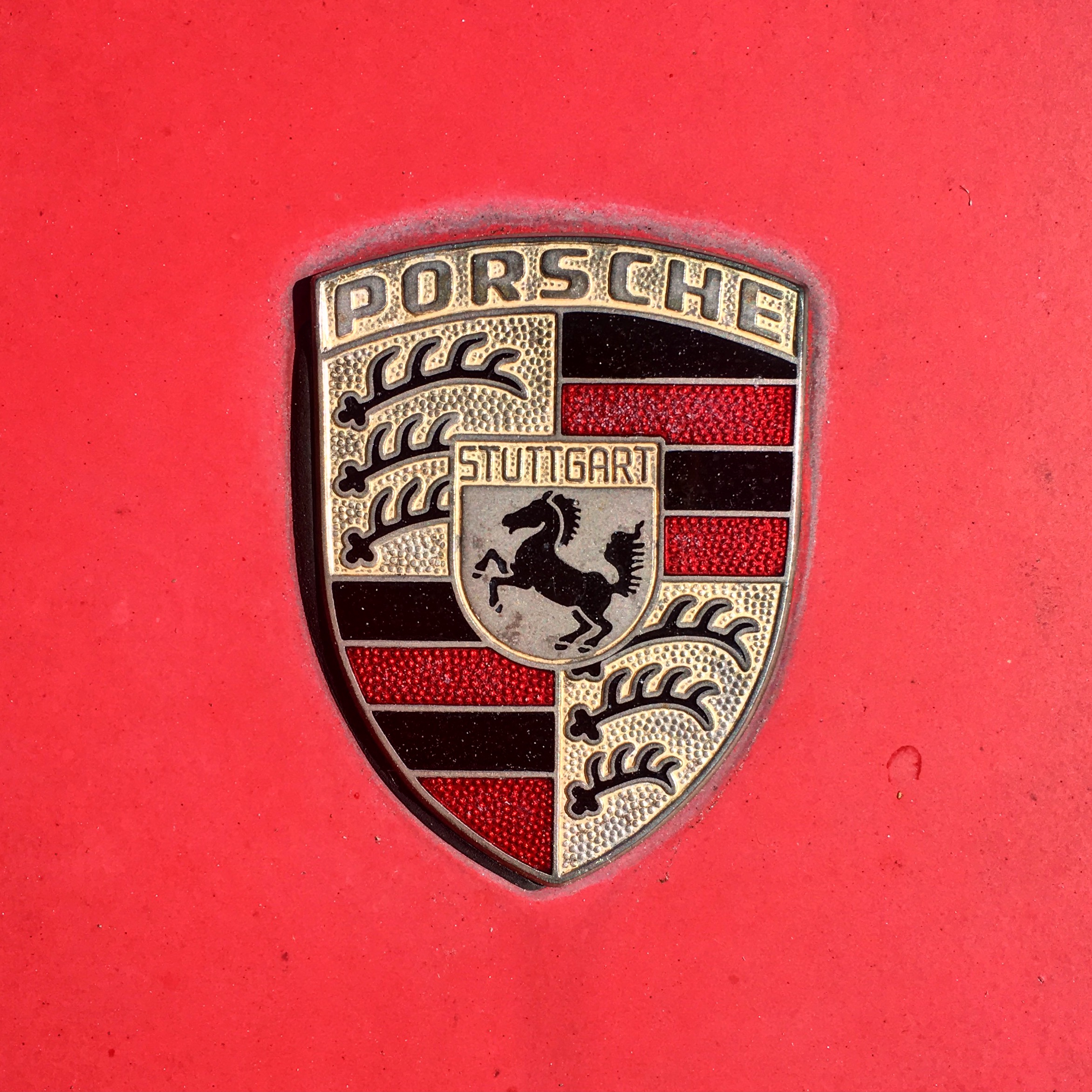 PorscheBadge.JPG