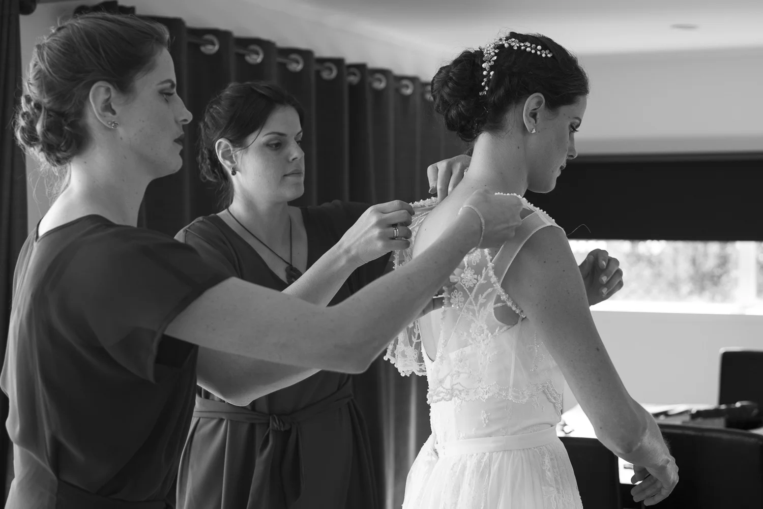 Graphite - Alex and Tash Mini Edit Low Res-3.jpg