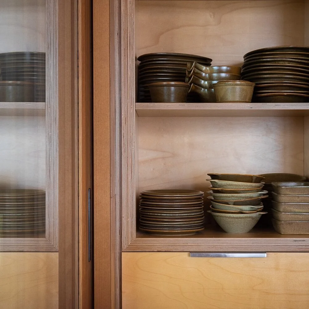 The corners of spaces, the little details that bring it all together, are some of my favourite things to shoot. So much thought goes into every decision when it comes to the design of a kitchen especially. From the raw edge detailing to the choice of perfectly complimentary ceramics, this spot was so dreamy. ⁠⠀
⁠⠀
.⁠⠀
.⁠⠀
.⁠⠀
.⁠⠀
.⁠⠀
.⁠⠀
.⁠⠀
⁠⠀
#nzphotographer #photographer #nzcreative #millennialcreative #laptoplifestyle #photographerslife #photographerlife #nzbusiness #supportlocal⁠⠀
#Interiorphotography #architecturephotography