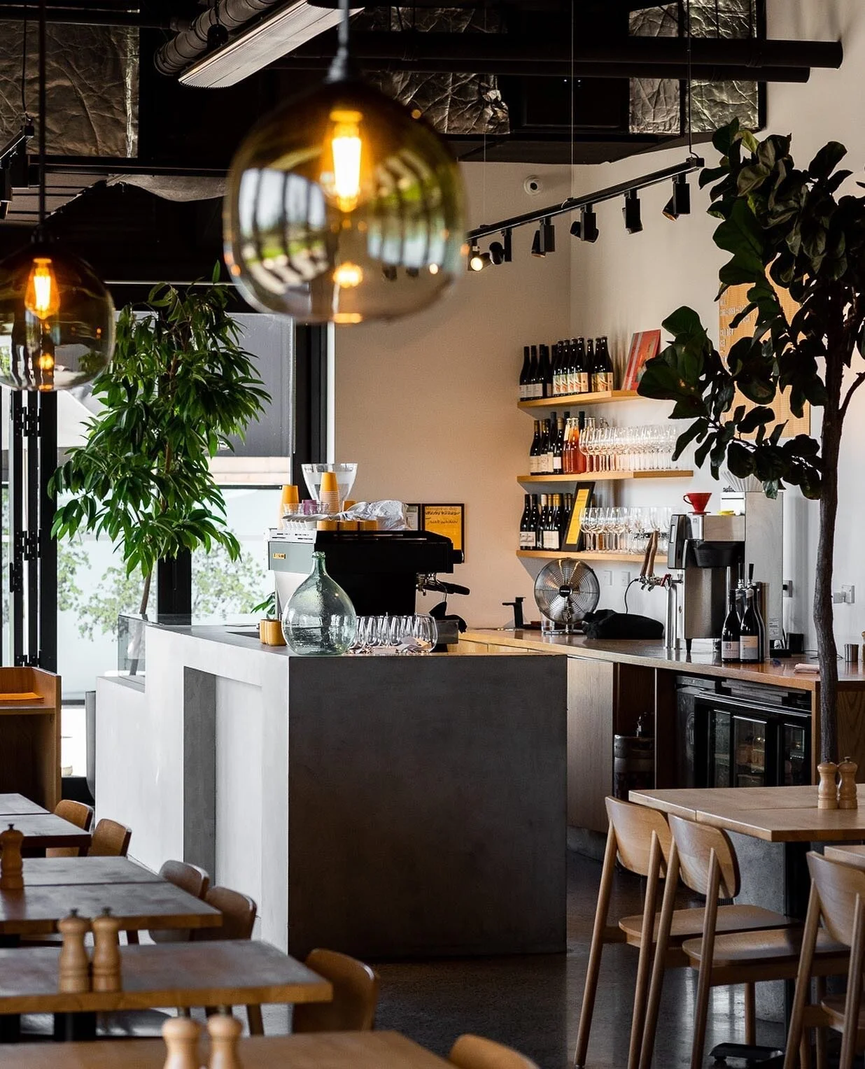 @williamseatery will always be one of my favourite places in Auckland. The food is awesome, the coffee is top notch, the interior is gorgeous and so well thought out, and the location is one of the coolest in Auckland. ⁠⠀
⁠
⁠.
.
.
.
.
.
.
#nzphotographer #photographer #nzcreative #millennialcreative #photographerslife #photographerlife #nzbusiness #supportlocal #Interiorphotography #architecturephotography