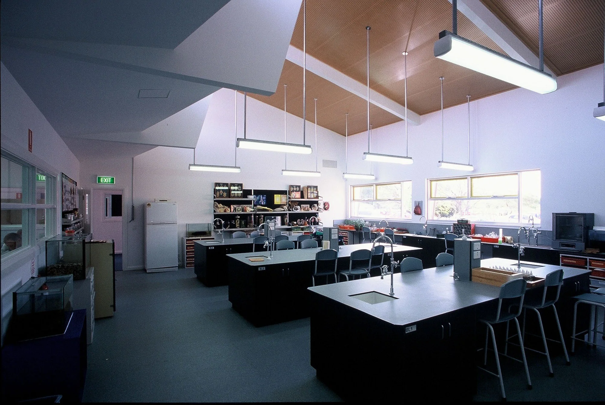 2001 Thebarton college 2001.jpg