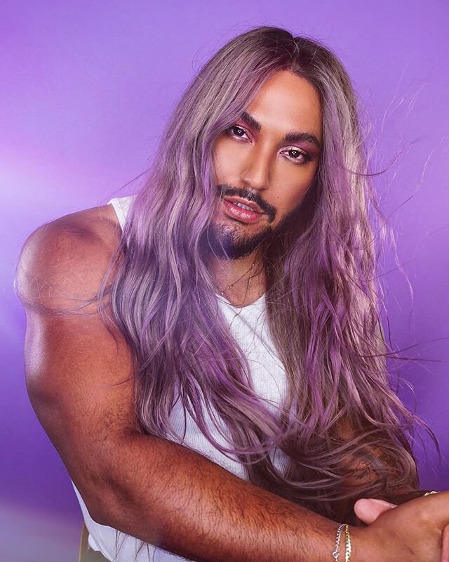 Ethereal Pride moment using all CLEAN Beauty! 🌈Full breakdown of look and products used over on @credobeauty. Swipe for full how to! 🔹 
#latinxforblacklives #pride2020 #menwearingmakeup #beautyboys #cleanmakeup