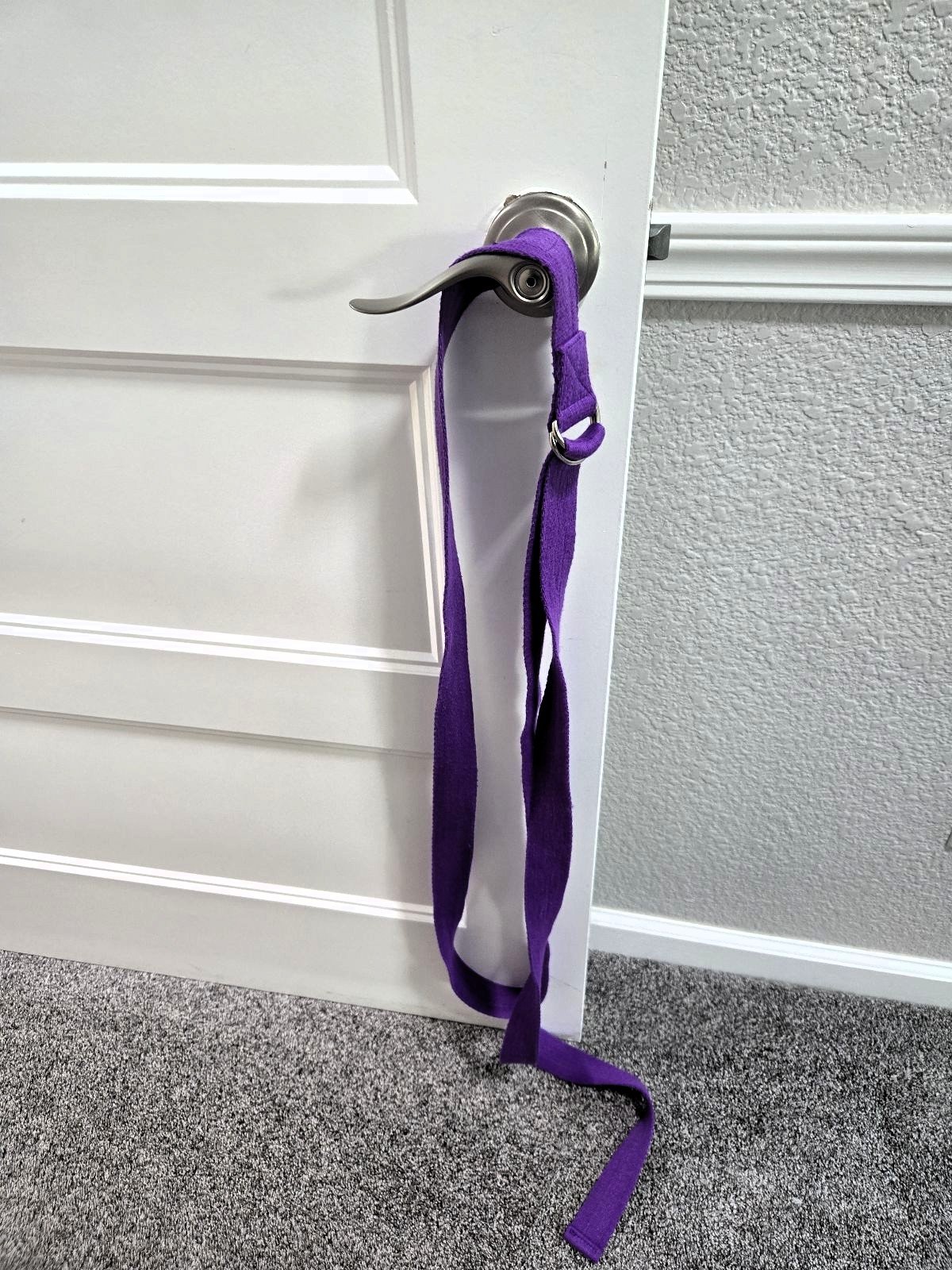 Looped yoga strap