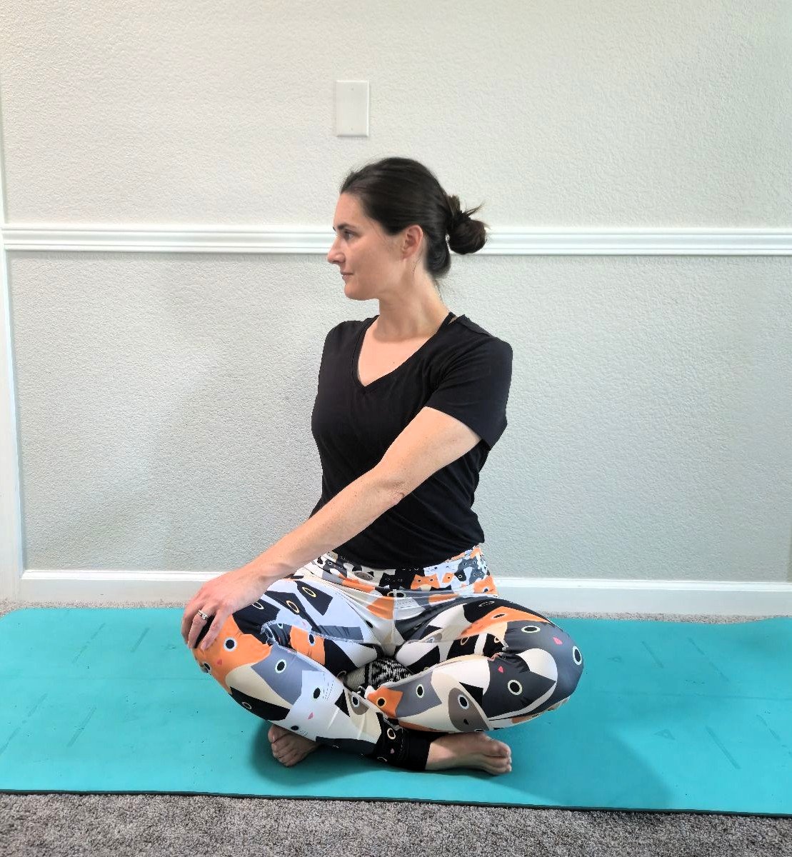 How to Do Gentle Yoga Twists for Scoliosis