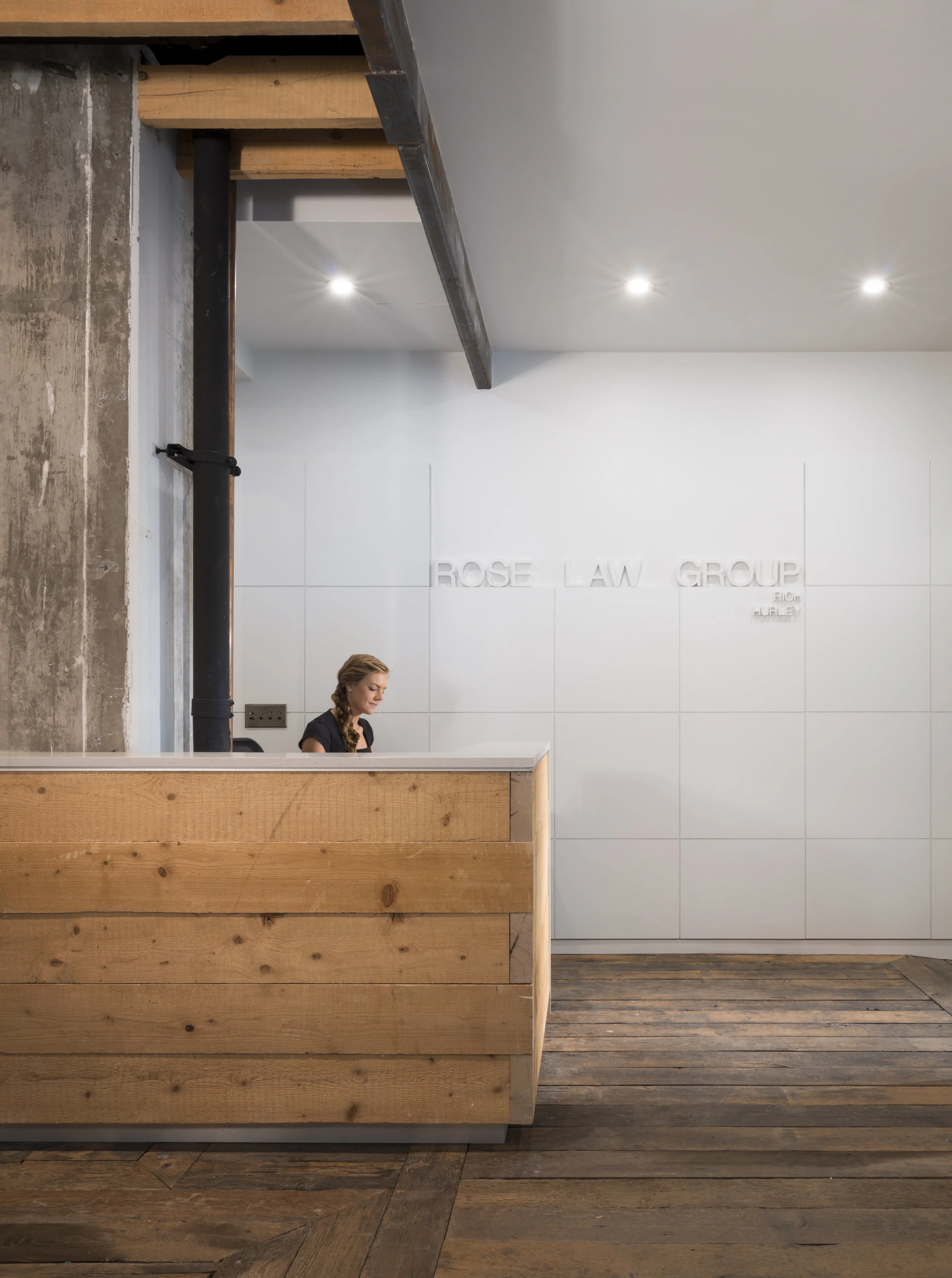 RoseLawGroup_ReceptionDesk.jpg