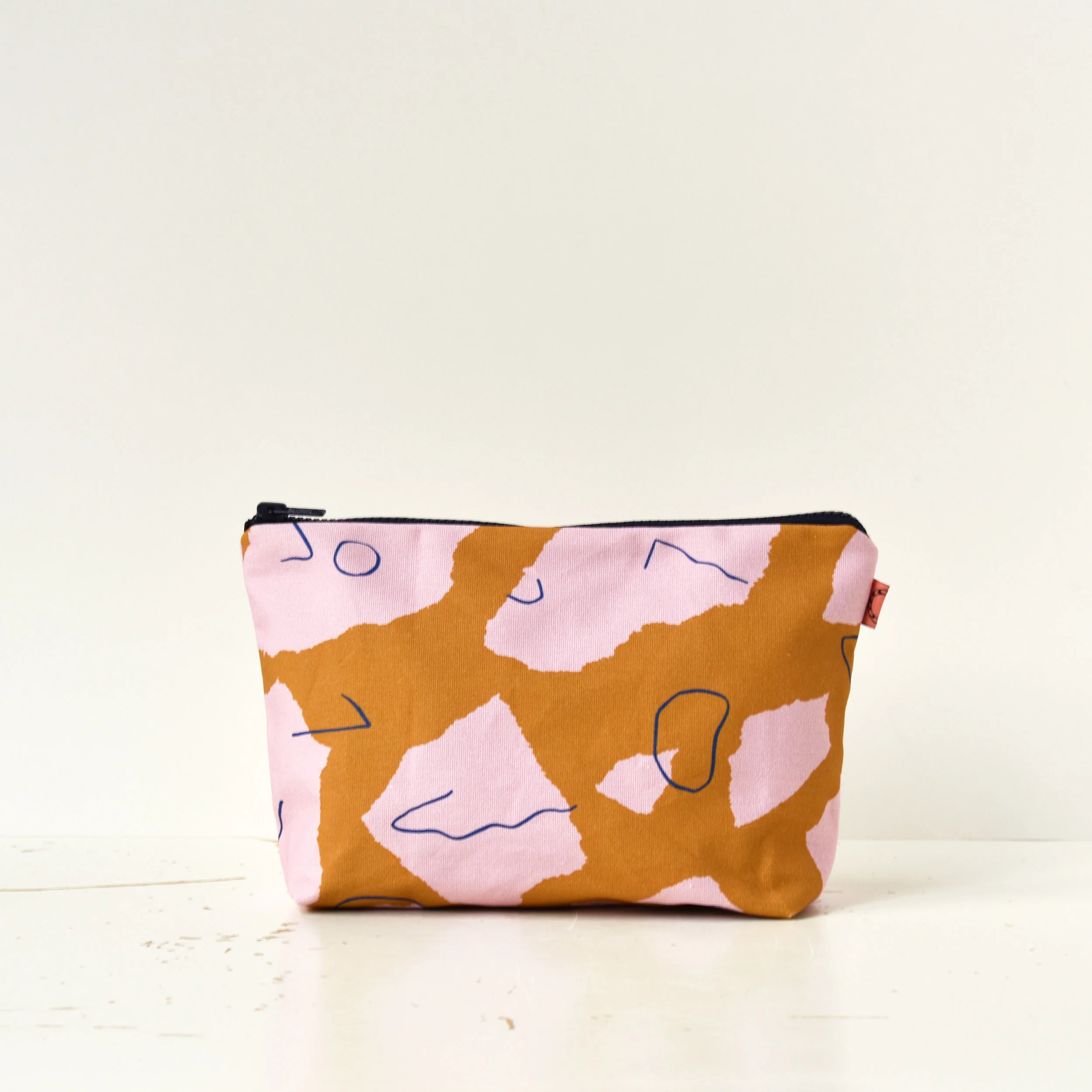 archive - anni wash bag