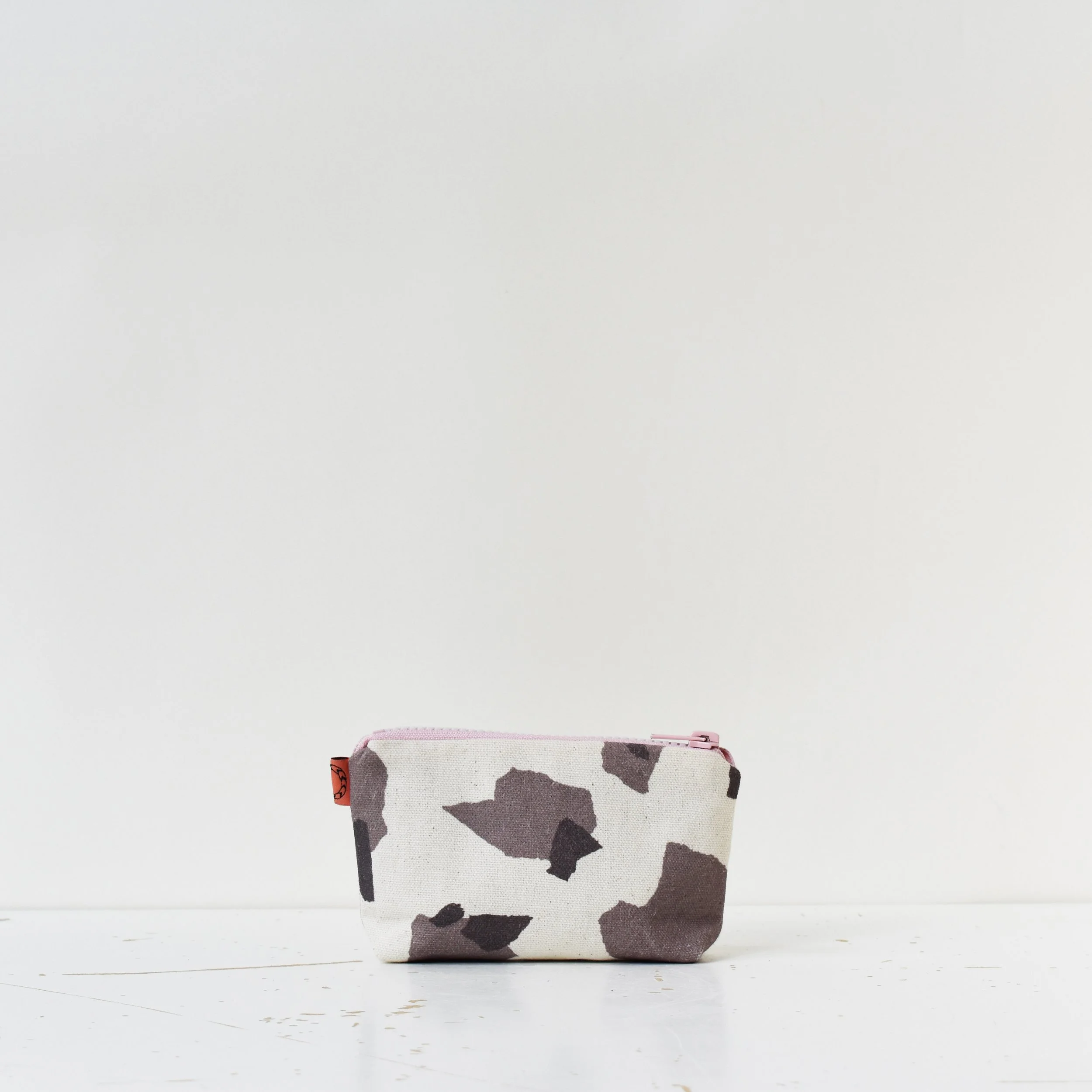 archive - greyscale purse