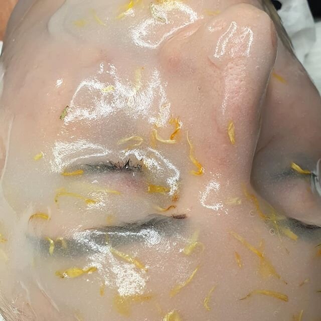 Dermaplaning with our amazing Hydrojelly mask .
We used 2 different masks to treat the 2 different skin concerns .

Dermaplaning facial special $120 includes pumpkin enzyme peel and a Hydrojelly mask. 
Save $50 
Offer ends 30th March. 
Book at www.sk