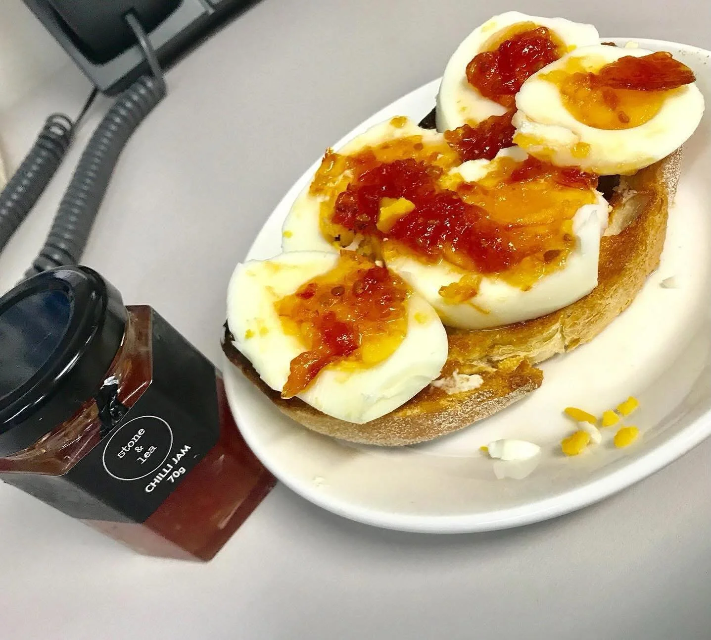 Breakfast at work 👏🏼

#chillijamoneggs #workbreakfast #jarsofgoodness

SHOP: http://bit.ly/StoneandLea-ChilliJam