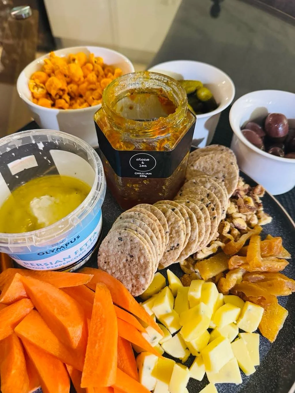 Friday arvo nibbles bringing us into the weekend 🧀👌🏼

We&rsquo;re at the Markets again this weekend so come say hi! 
𝙎𝙖𝙩𝙪𝙧𝙙𝙖𝙮- @carseldinefarmersmarkets 
𝙎𝙪𝙣𝙙𝙖𝙮- @nundahmarkets 

https://www.stoneandlea.com.au/shop