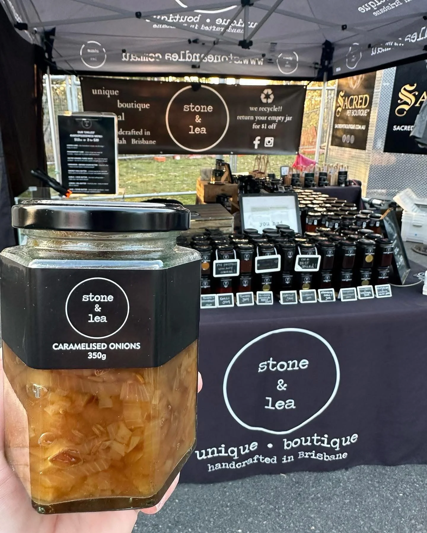 Good morning from the @nundahmarkets 😎

Do you love toasties? Our Caramelised Onions is the perfect match elevating your cheesy snack to the next level 🤌🏼
We&rsquo;re here today until 12noon

SHOP: http://bit.ly/StoneandLea-CaramelisedOnions