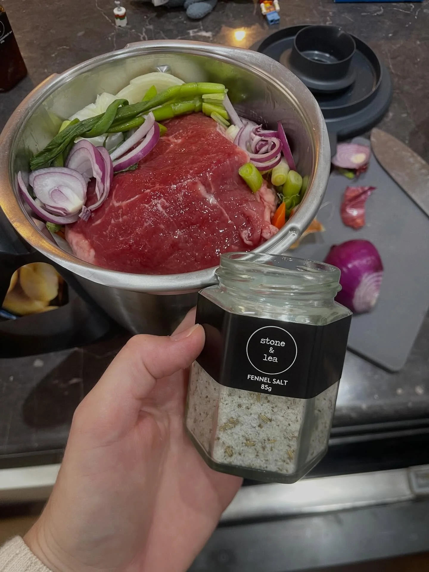 Slow cooker on ✔️ ready for dinner tonight! 

Seasoning: http://bit.ly/StoneandLea-FennelSalt