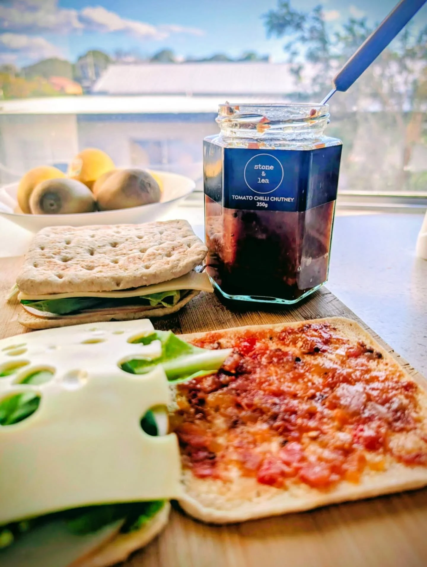 &ldquo;Made my lunch for tomorrow &mdash; chicken, lettuce, avo, @stoneandlea Tomato &amp; chilli chutney 😋 Let&rsquo;s see if I actually make it through the day. New beginnings, new starter 🥗✨ #MealPrep #NewJobVibes&rdquo;
📸 Susie

SHOP: https://