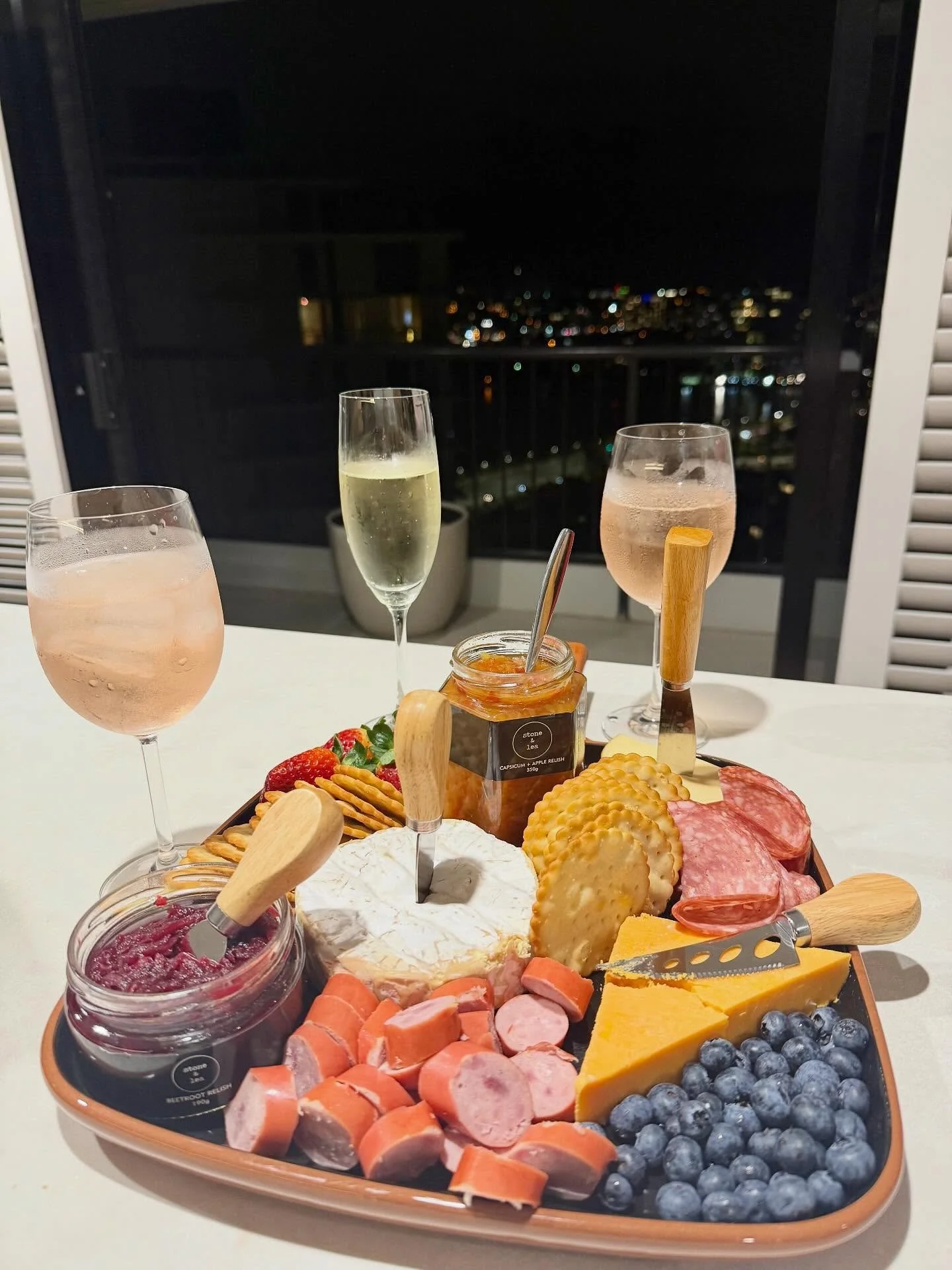 Happy Sunday from the happy platter place 🙌🏼

http://bit.ly/StoneandLea-CapsicumAppleRelish
https://bit.ly/PlatterPerfectSet