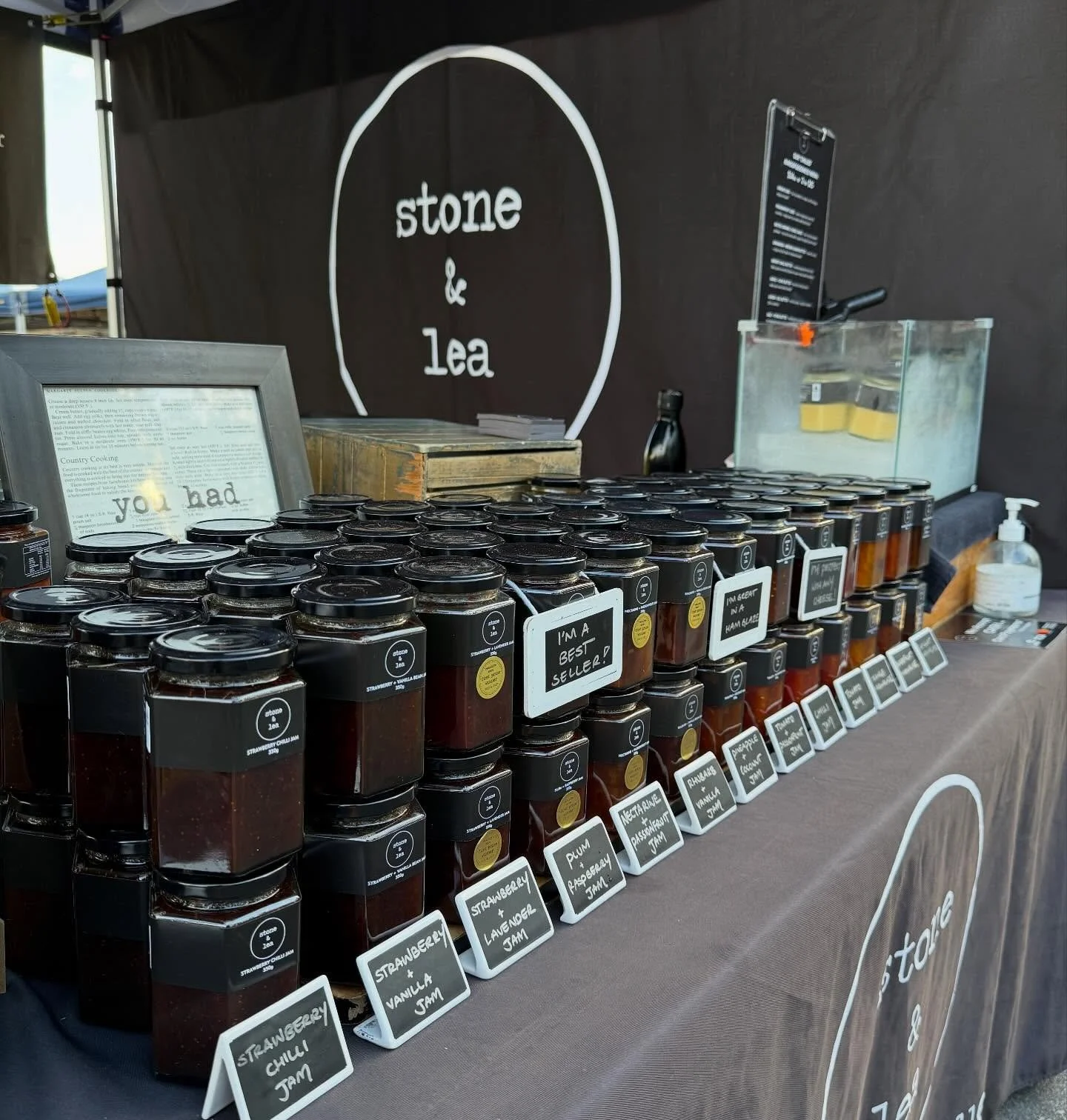 15 different flavours of Jams &amp; Marmalades on the table today at @carseldinefarmersmarkets 🍓🍊🍍🥥
Open until 12noon

https://bit.ly/StoneandLeaJamsMarmalades