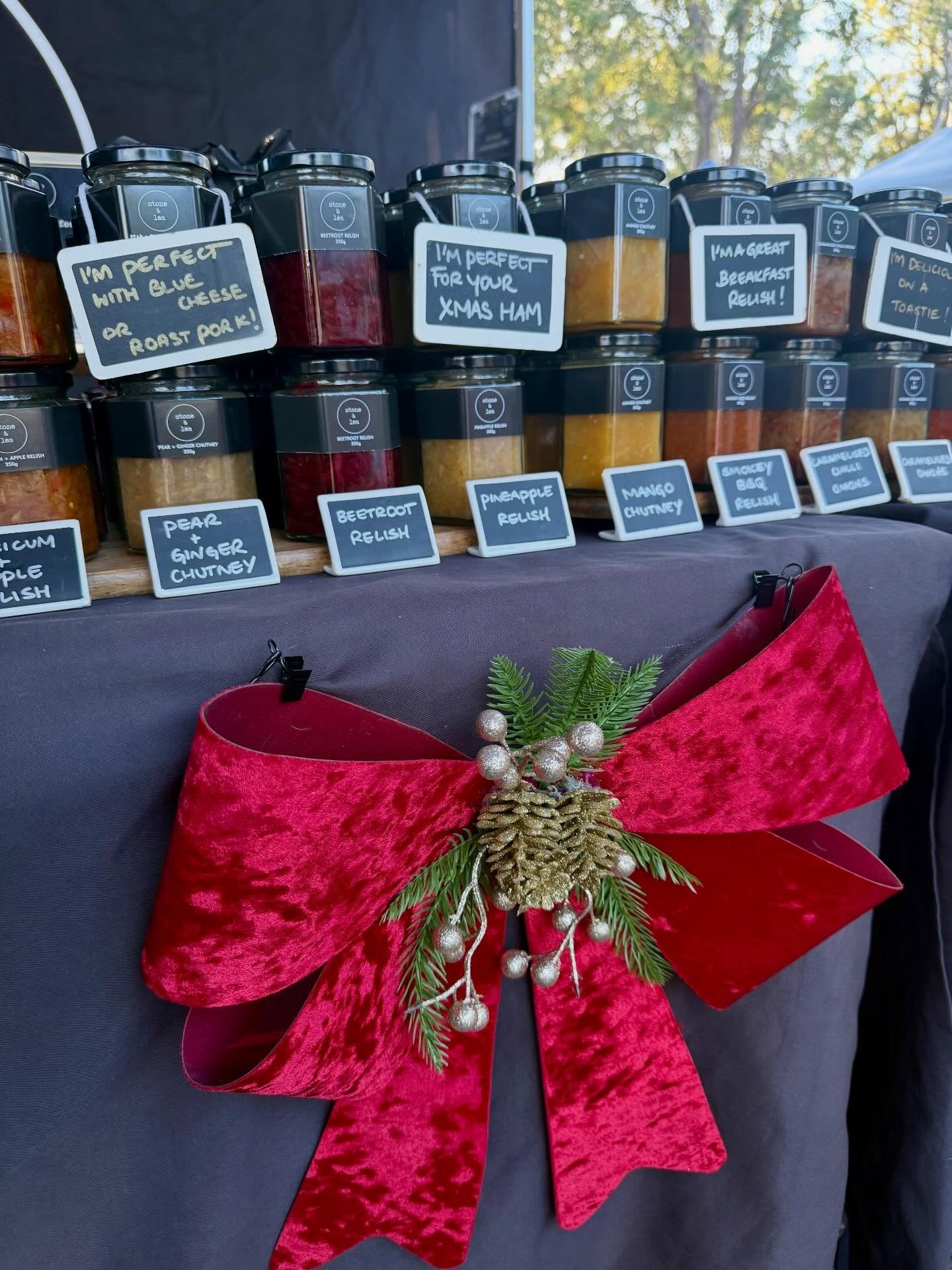 🎄🎁 All the Chutneys &amp; Relishes you need for Christmas here today at the @carseldinefarmersmarkets 

Open until 12noon 

https://www.stoneandlea.com.au/shop