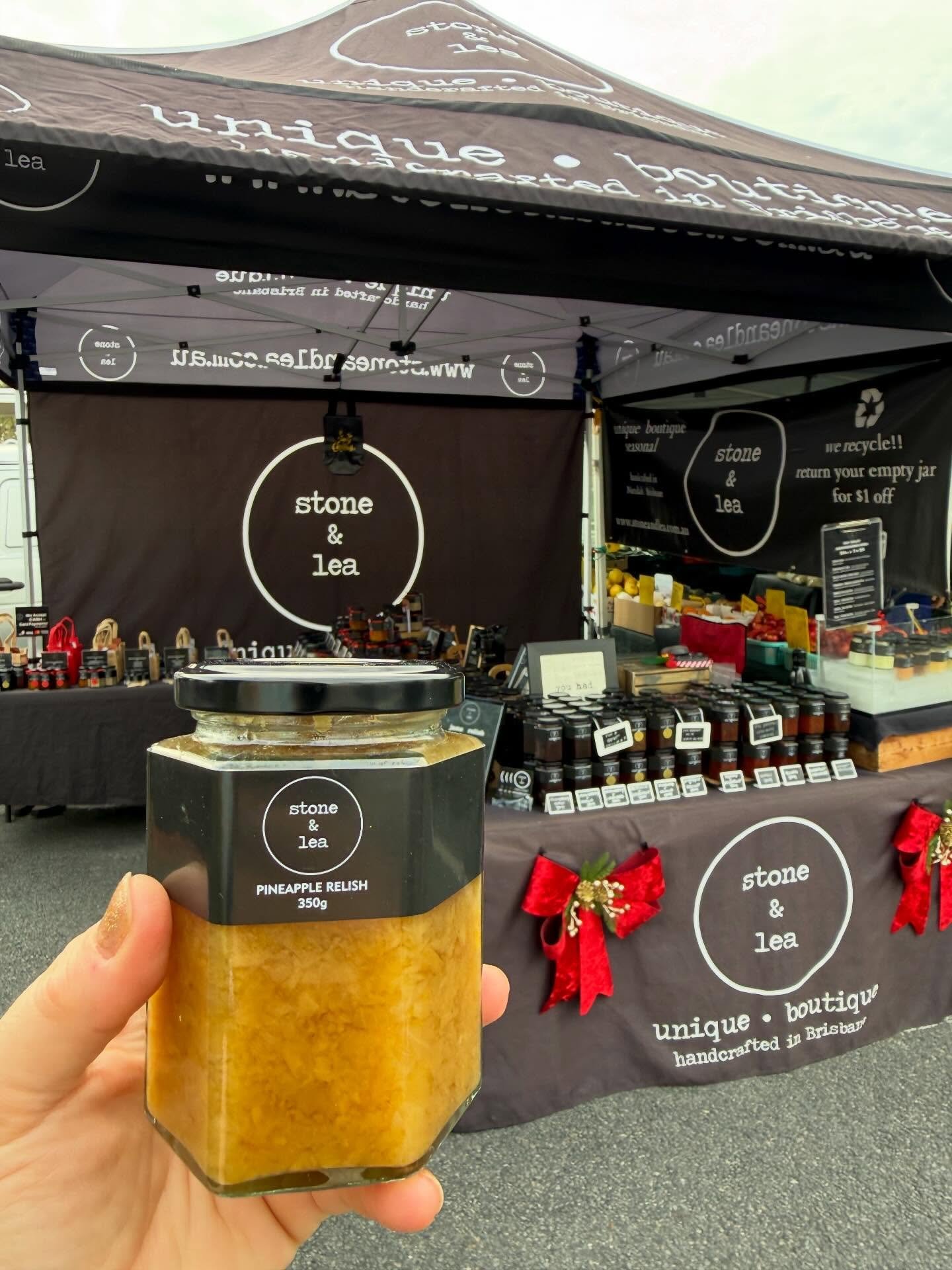 🍍 Our tropical Pineapple Relish will be perfect served alongside your ham this Christmas 🎅🏼 trust us, it works! Available online and at the @nundahmarkets today!

http://bit.ly/StoneandLea-PineappleRelish