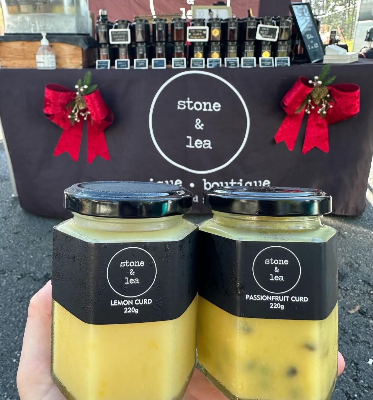 Lemon curd or Passionfruit Curd, an absolute essential for your trifle or pavlova this Christmas! 🎄😋
Available today at the @carseldinefarmersmarkets until 12noon 

#lemoncurd #passionfruitcurd #christmastrifle #christmaspavlova