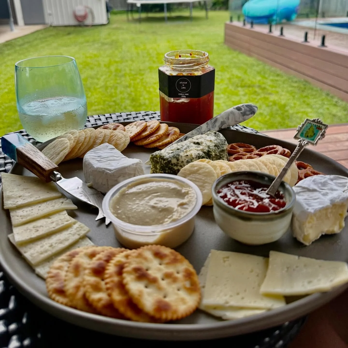 That week between Christmas &amp; NY where you just keep eating all the cheese and platters and whatever else is left in the fridge! 🤷🏻&zwj;♀️😂🥂

http://bit.ly/StoneandLea-ChilliJam