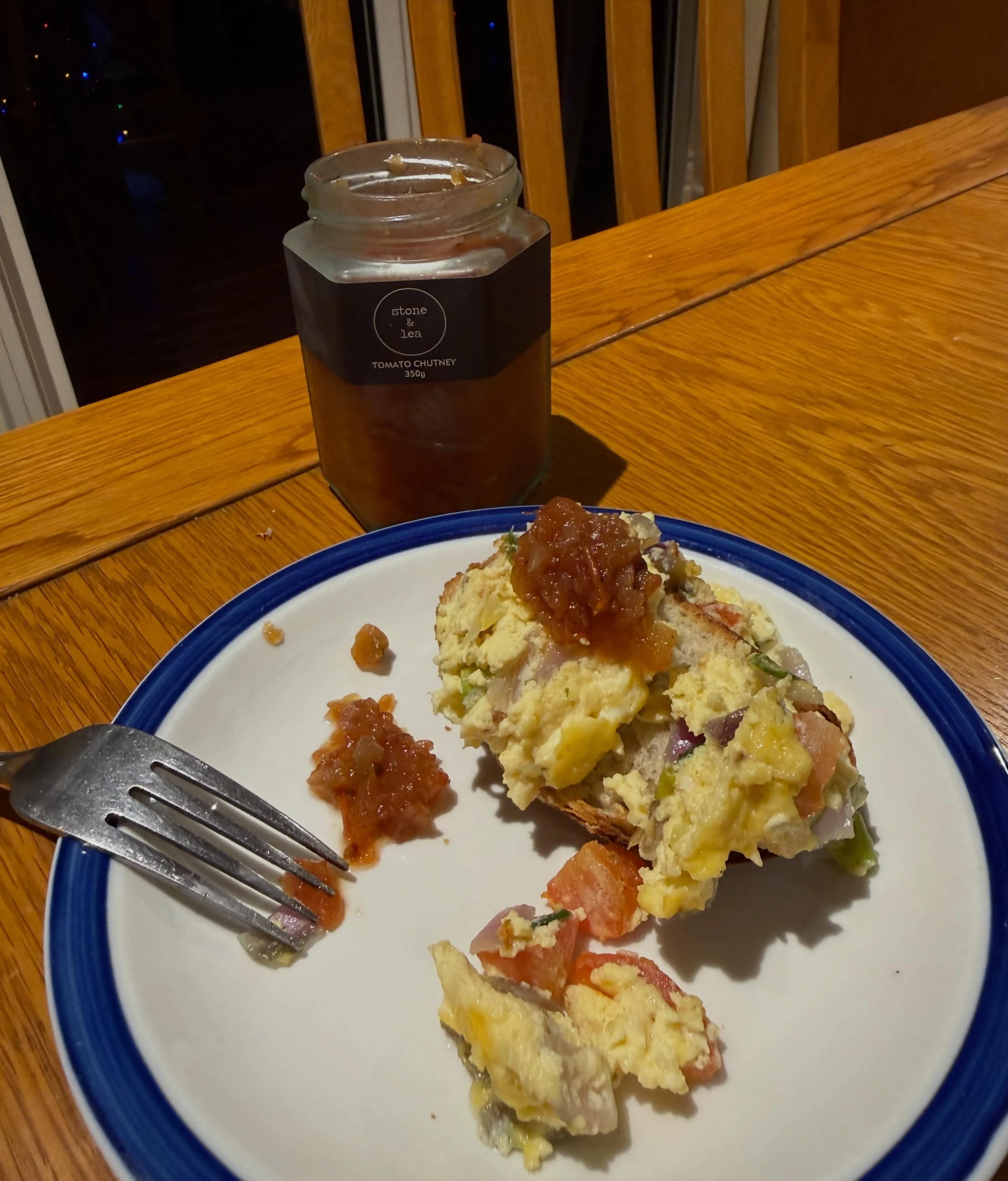 Scrambled eggs on toast for dinner is completely ok with us 👏🏼

SHOP: http://bit.ly/StoneandLea-TomatoChutney