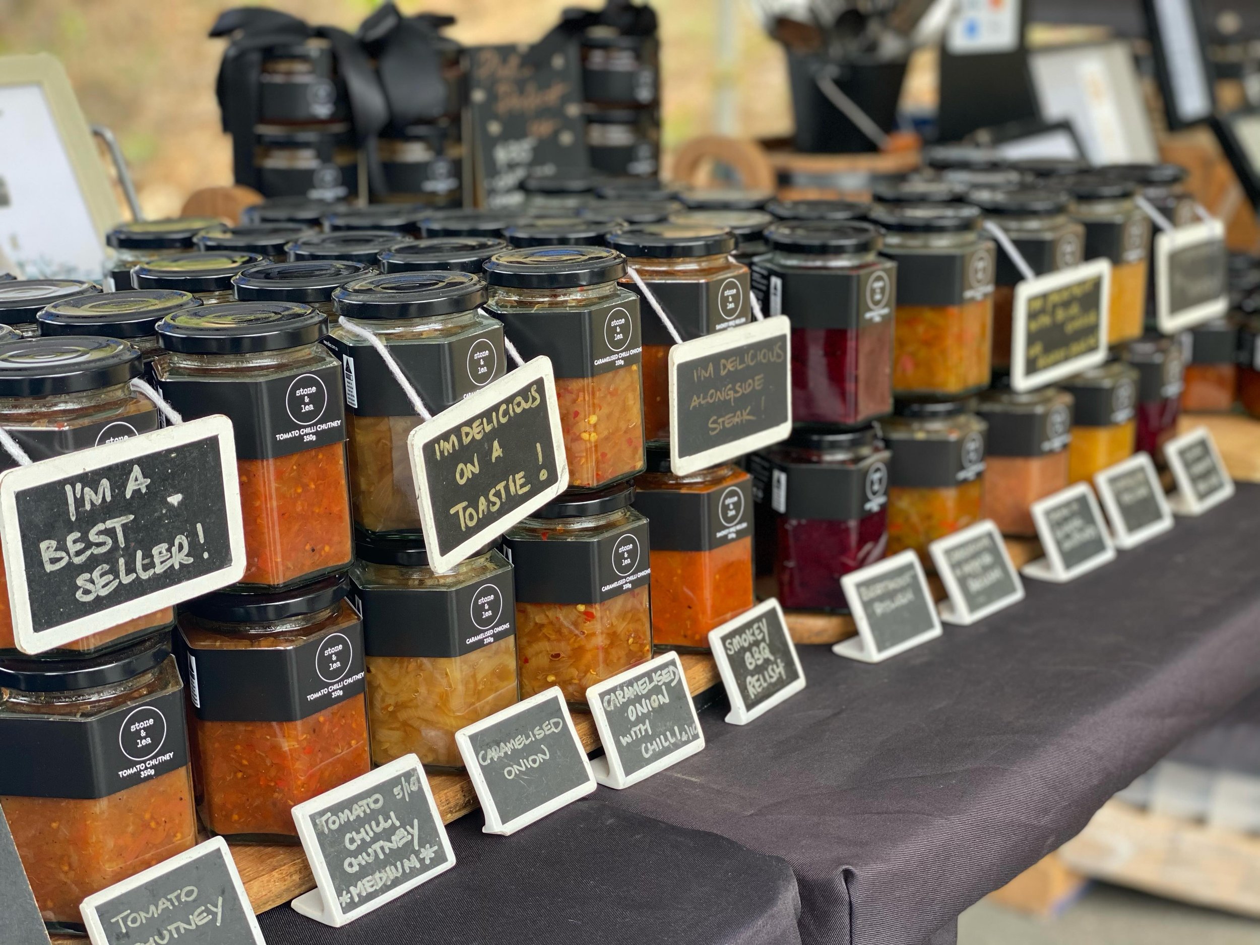 𝓗𝓪𝓹𝓹𝔂 𝓢𝓾𝓷𝓭𝓪𝔂 from the @nundahmarkets ✌🏼

The tables are loaded up with our #jarsofgoodness for you! Come get your favourite today!

#nundahmarkets #madeinnundah #stoneandlea