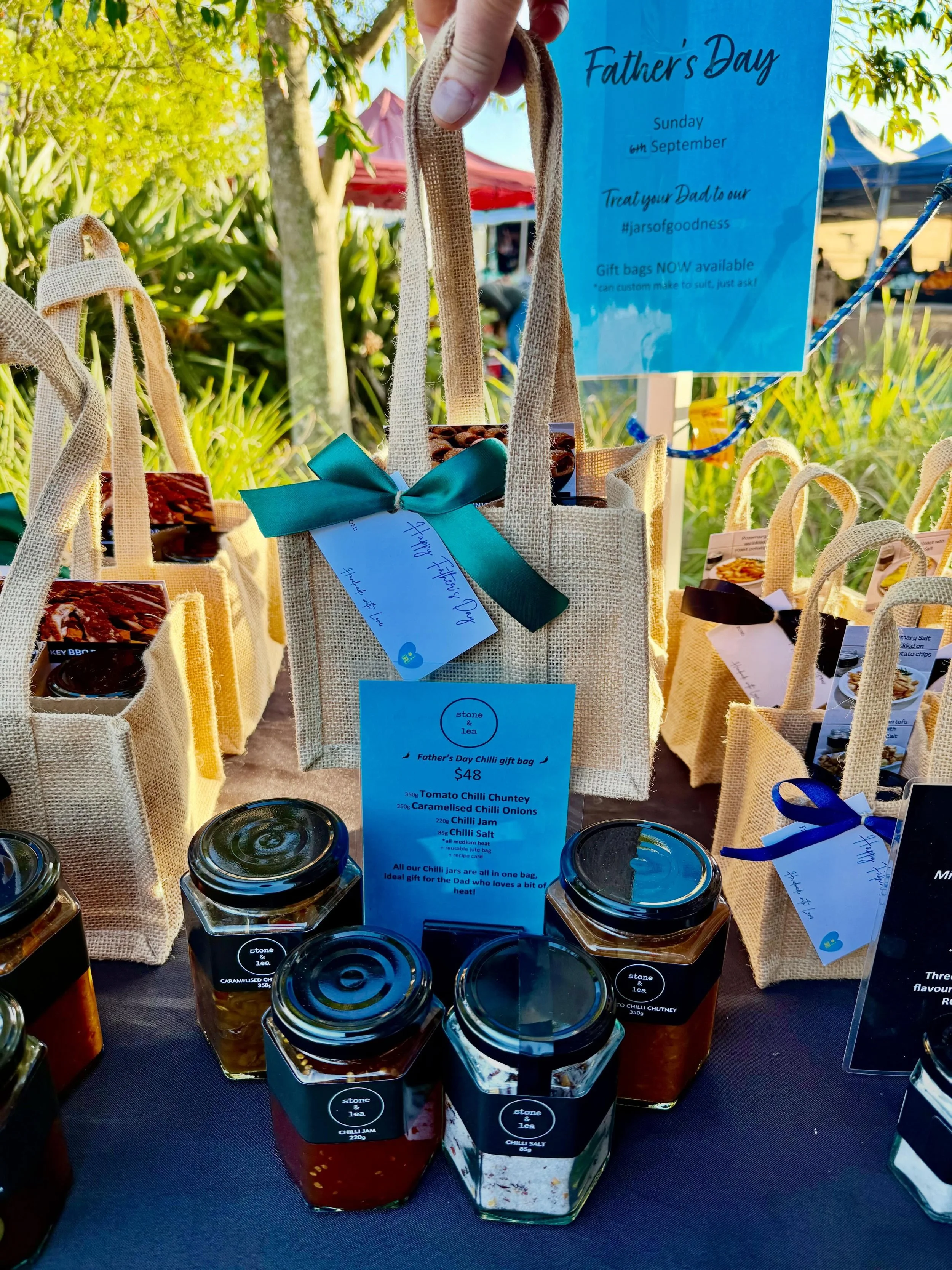 🌶️ Father&rsquo;s Day Chilli gift bag 🌶️ available today at @carseldinefarmersmarkets 
Open until 12noon

SHOP here: https://bit.ly/FathersDayChilliBag