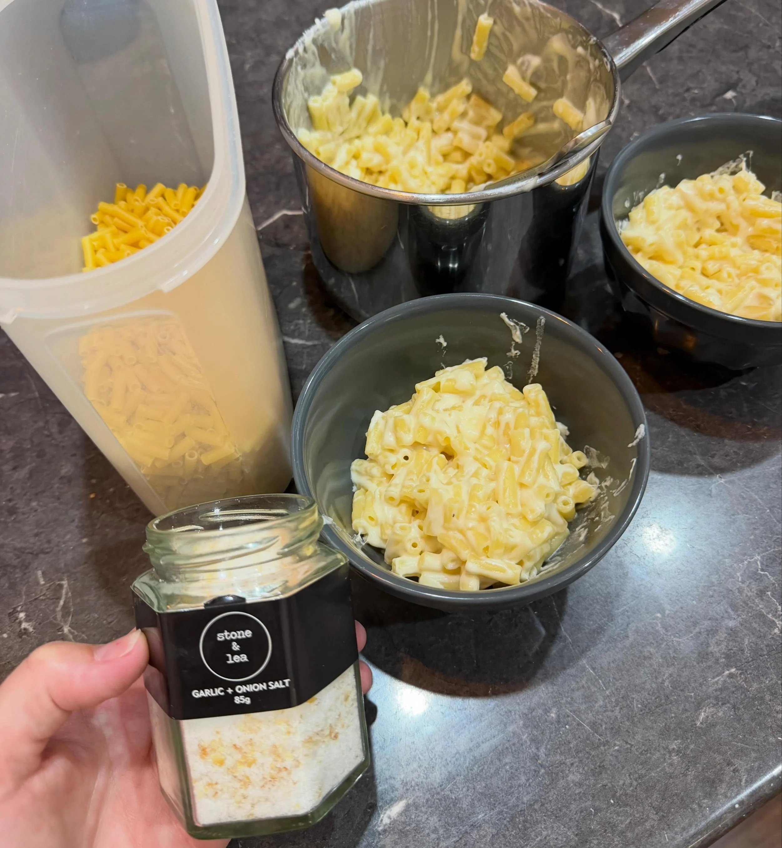 Little flavour boost to our Mac n cheese! 😋

SHOP: http://bit.ly/StoneandLea-GarlicOnionSalt