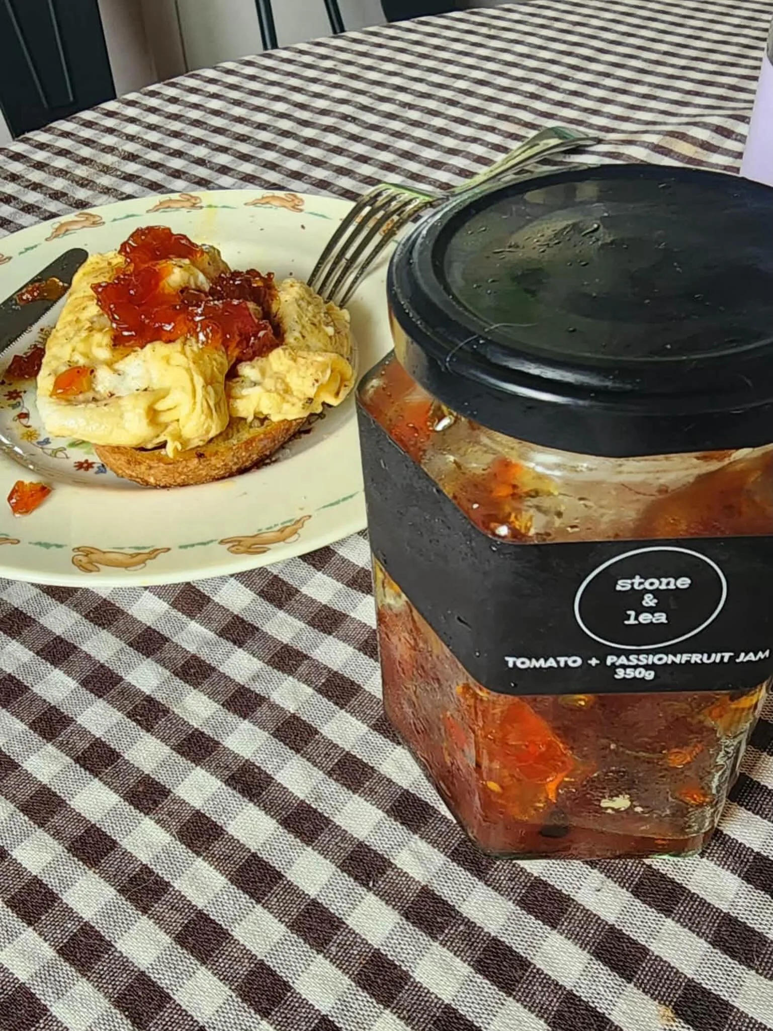 A perfect combo for breakfast 🍳😋

SHOP: http://bit.ly/StoneandLea-TomatoPassionfruitJam