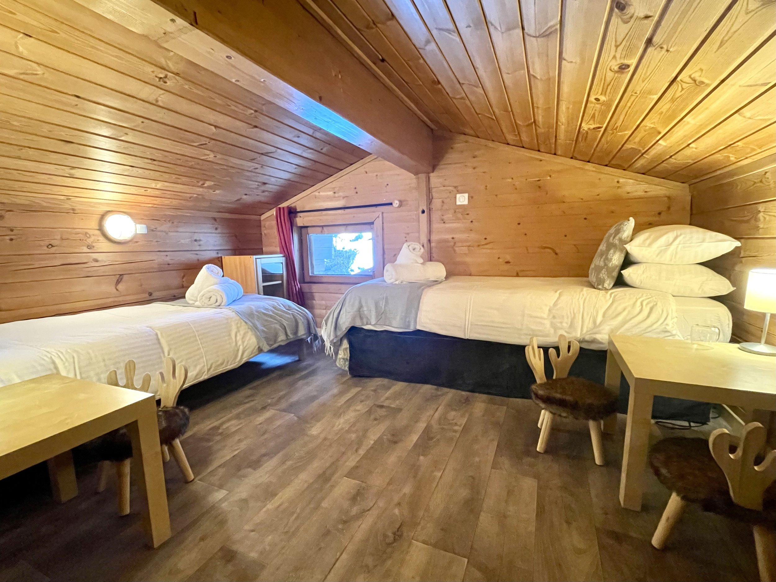 Chalet Cache room 1.jpg