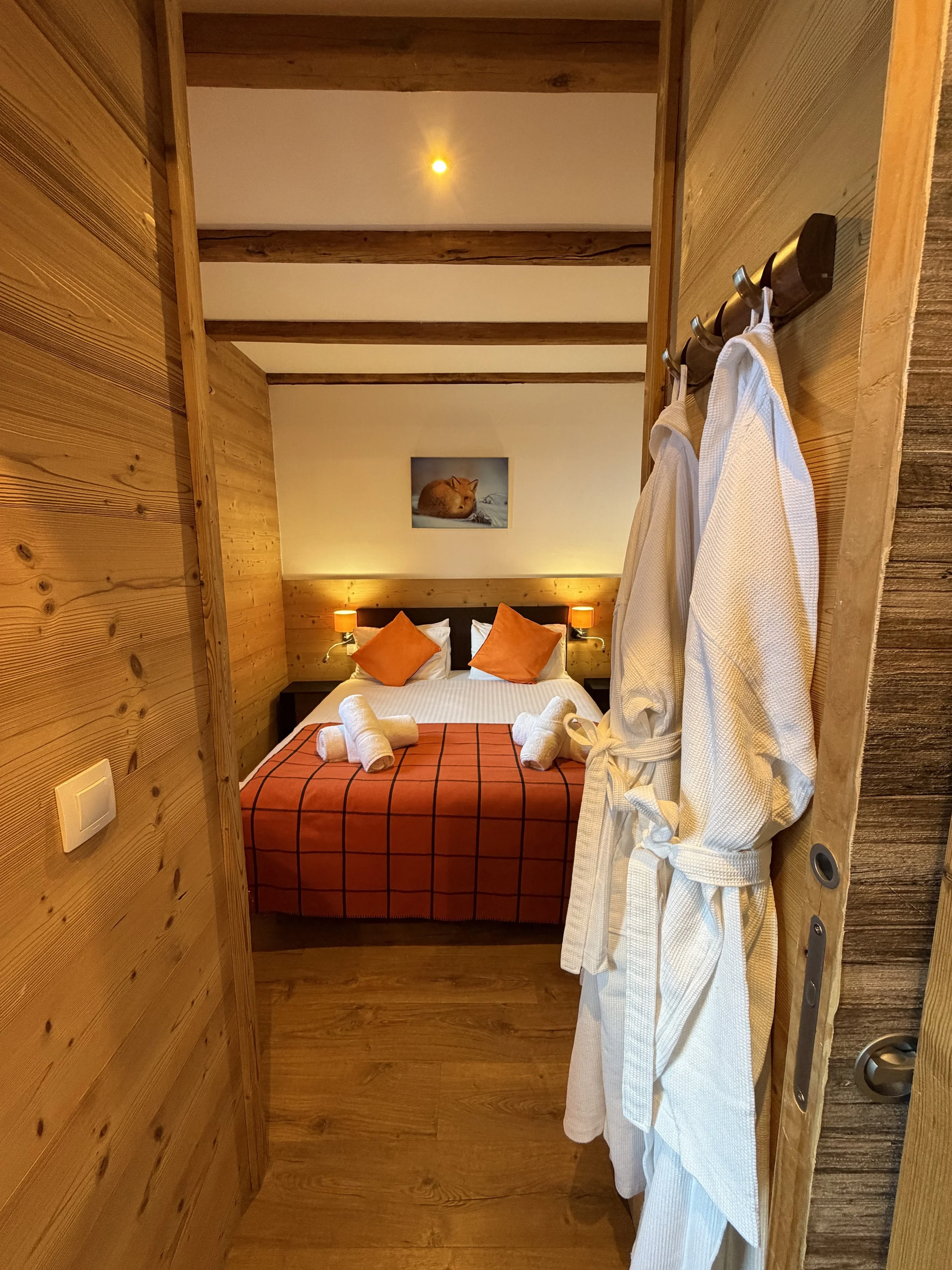 boudu room 2 portrait .jpeg