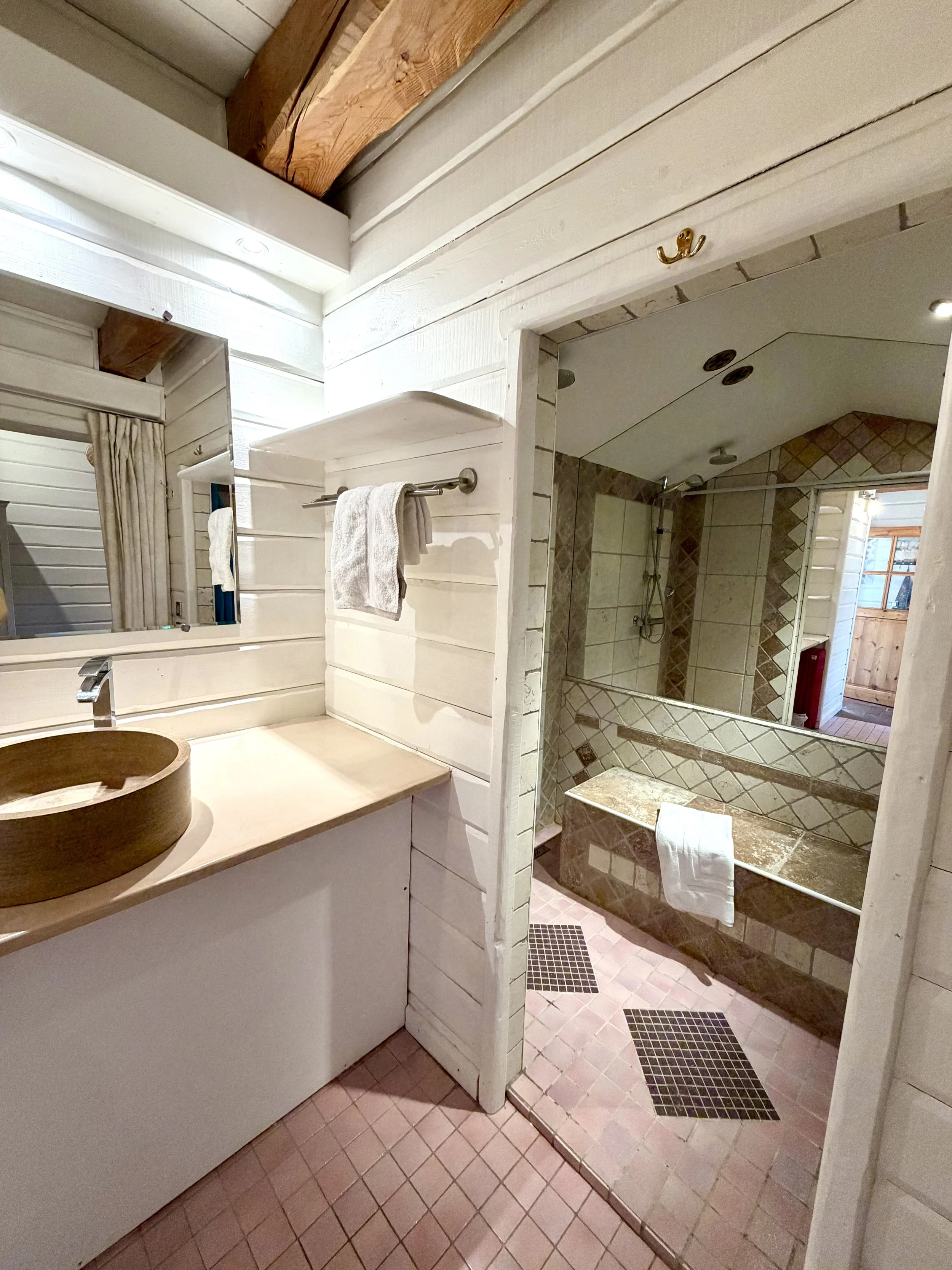 PLUME 2 Bathroom .jpeg