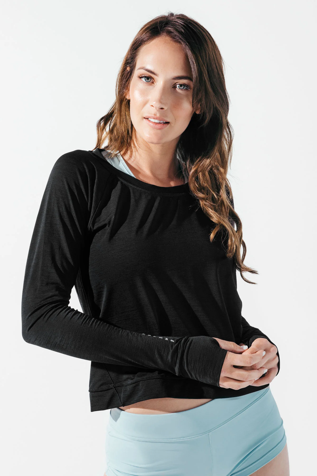 MOVEME_BLACK_SWEATSHIRT_ECOM.jpg