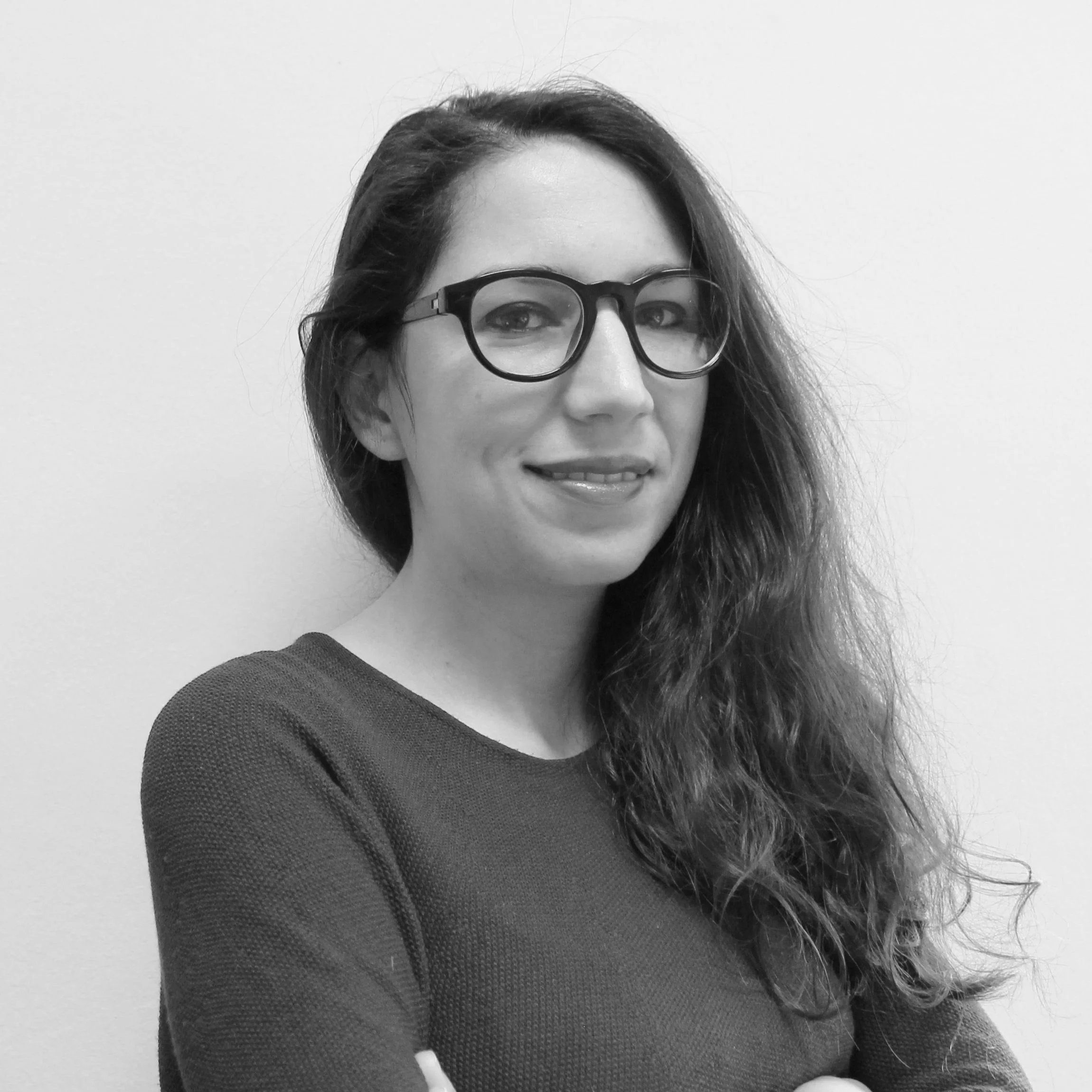 _ZeynepAksözHeadShot_bw.jpg