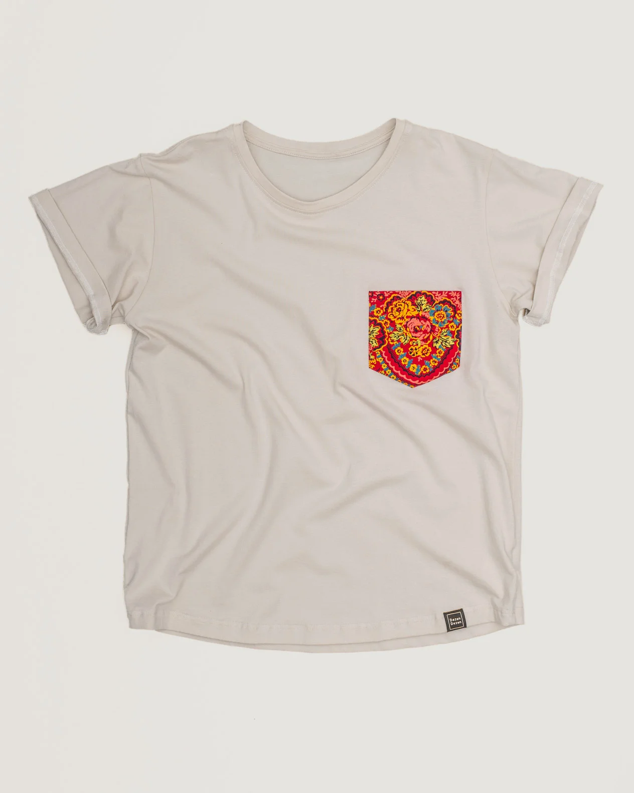 tshirt-beige-pocket-flowers-2.jpg