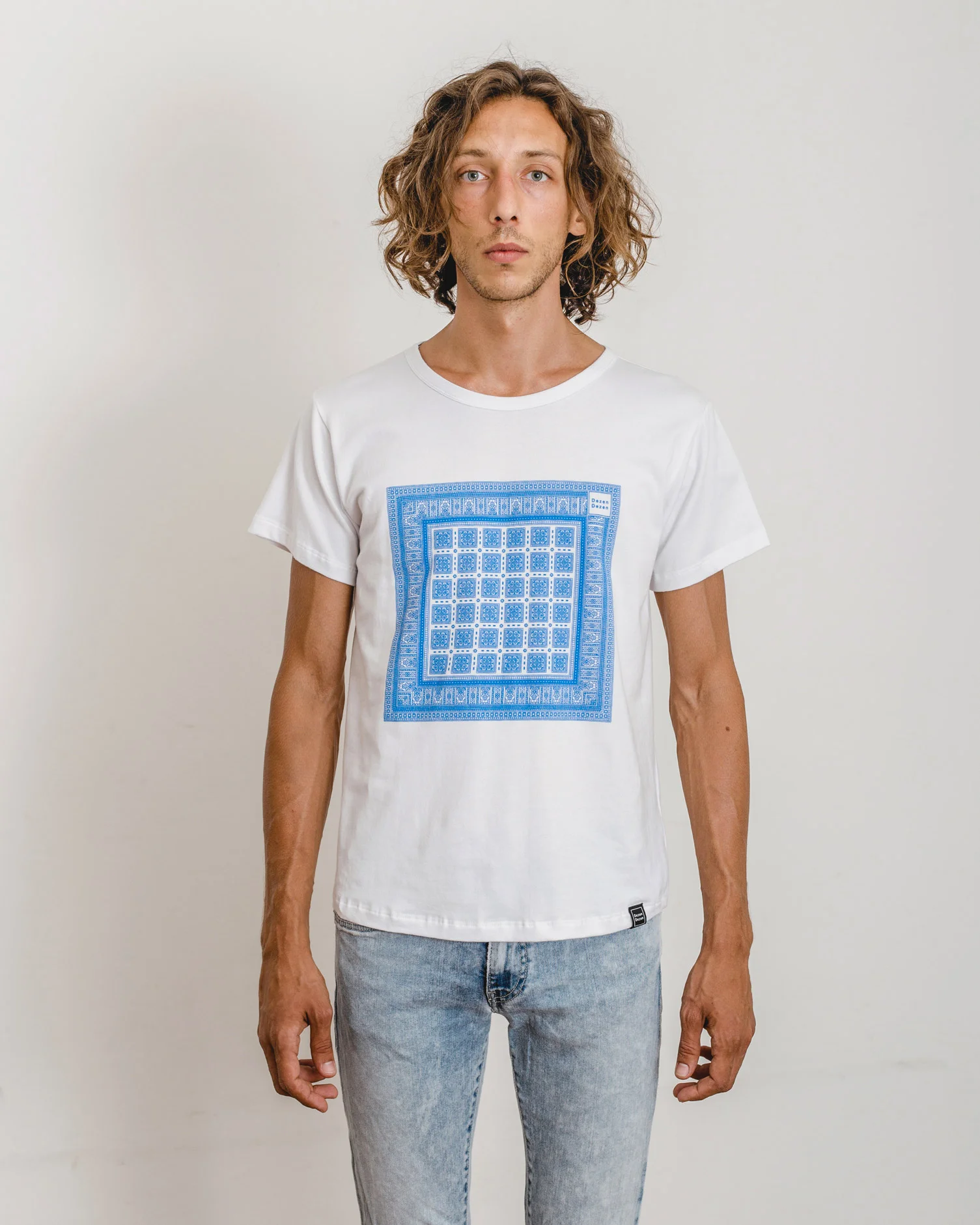 tshirt-white-print-blue-labyrinth-square-1.jpg