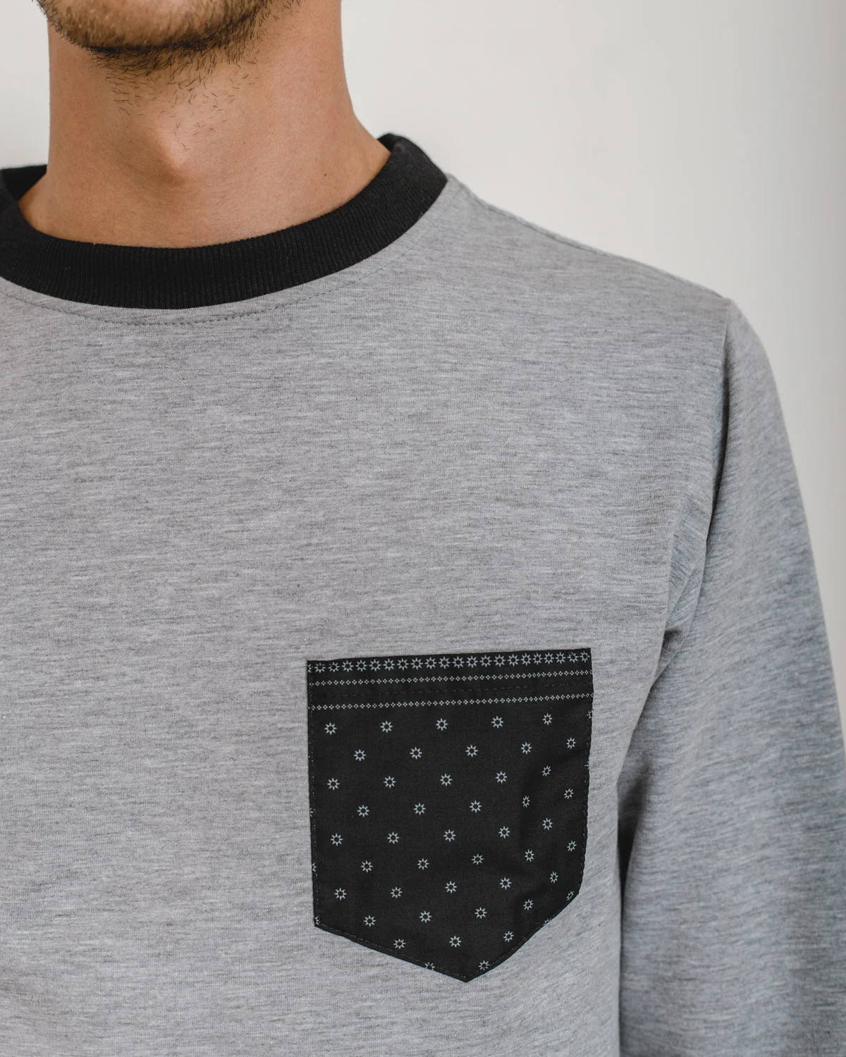 DZ550_423-Sweatshirt-grey-poket-4.jpg