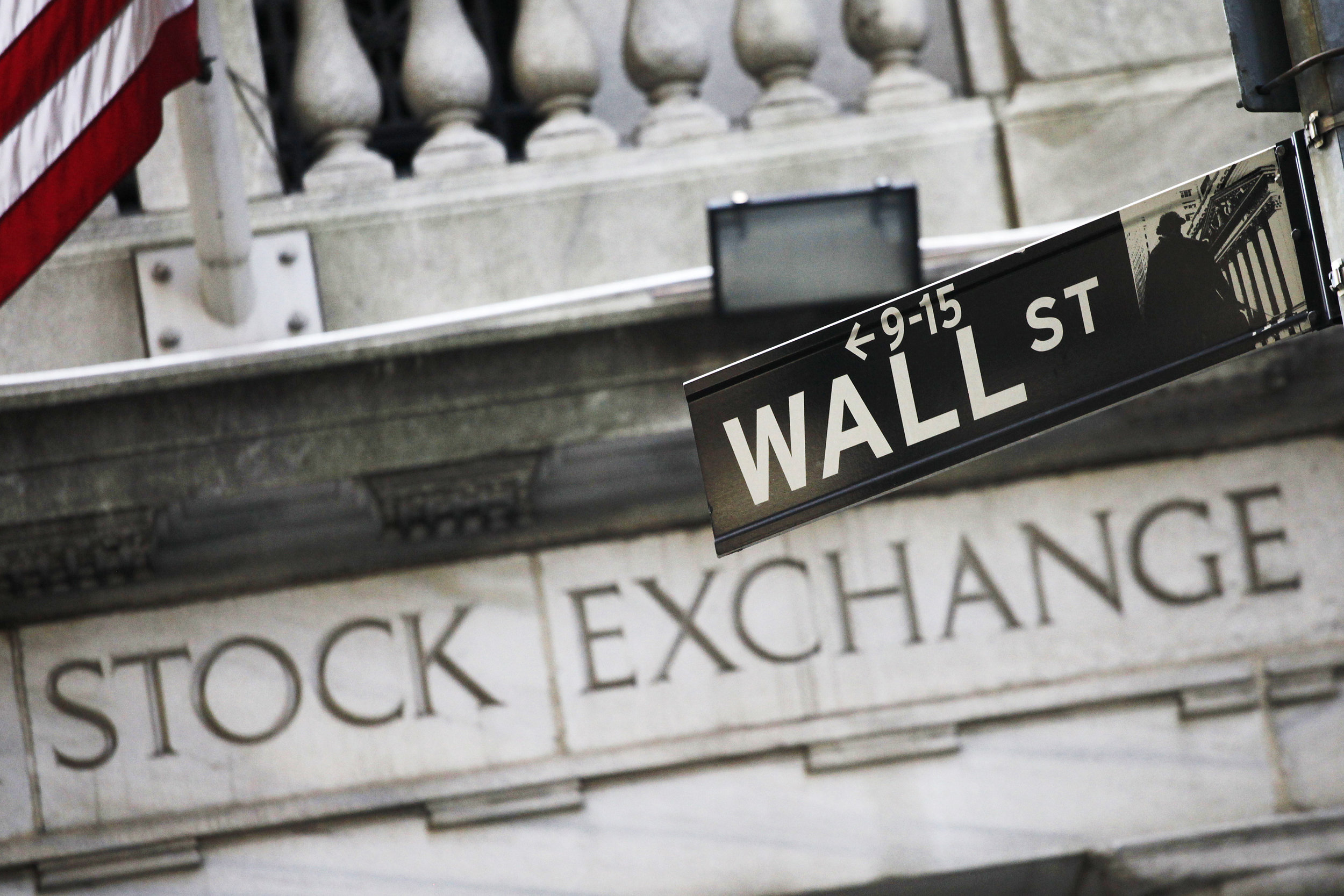 wallst.jpg