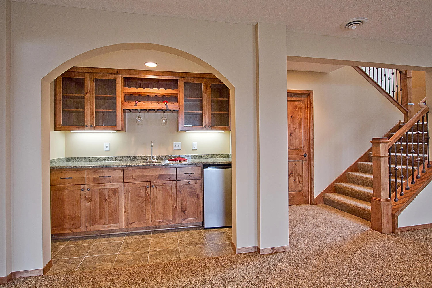 Lakes Shore Living-large-028-28-29-1500x1000-72dpi.jpg