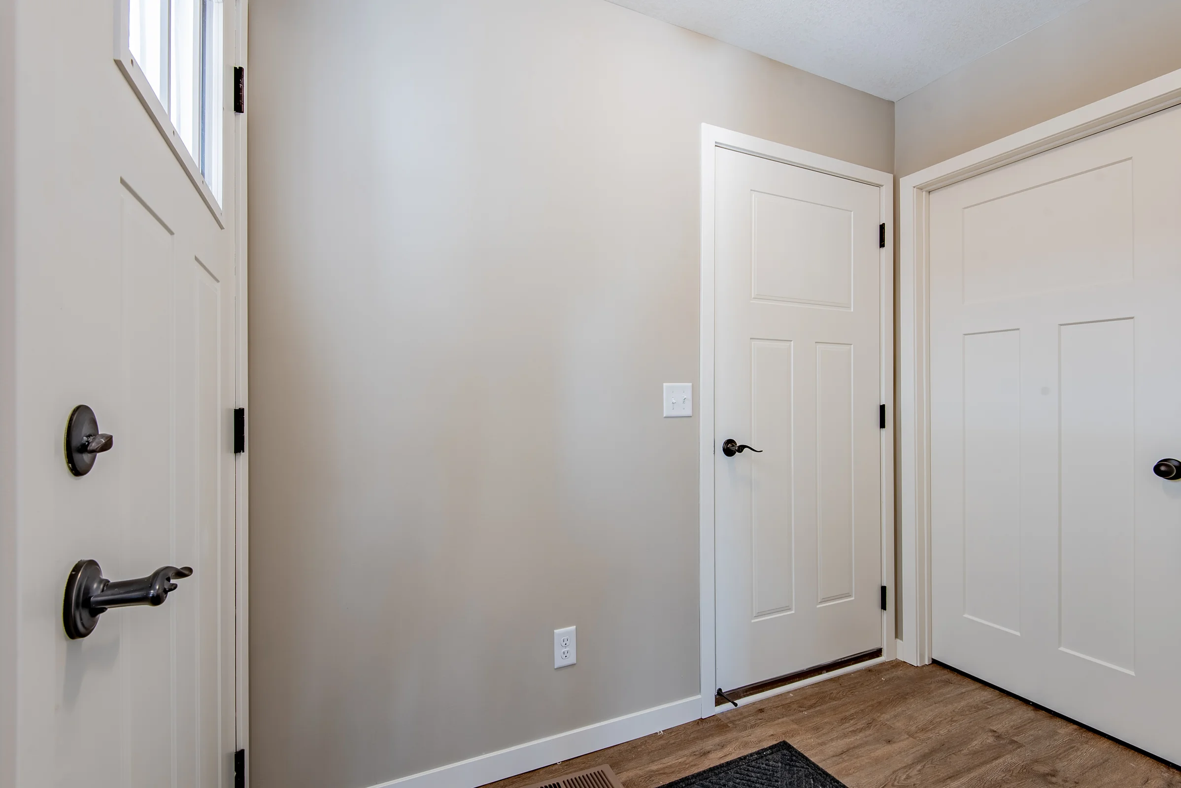 777 11th Ave SW-9.jpg