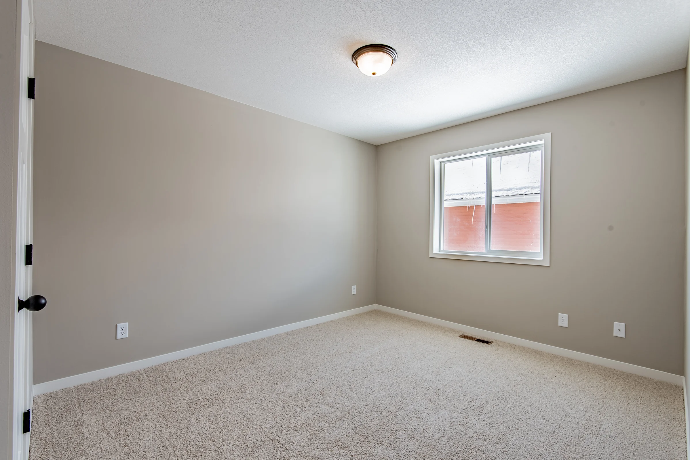 777 11th Ave SW-18.jpg